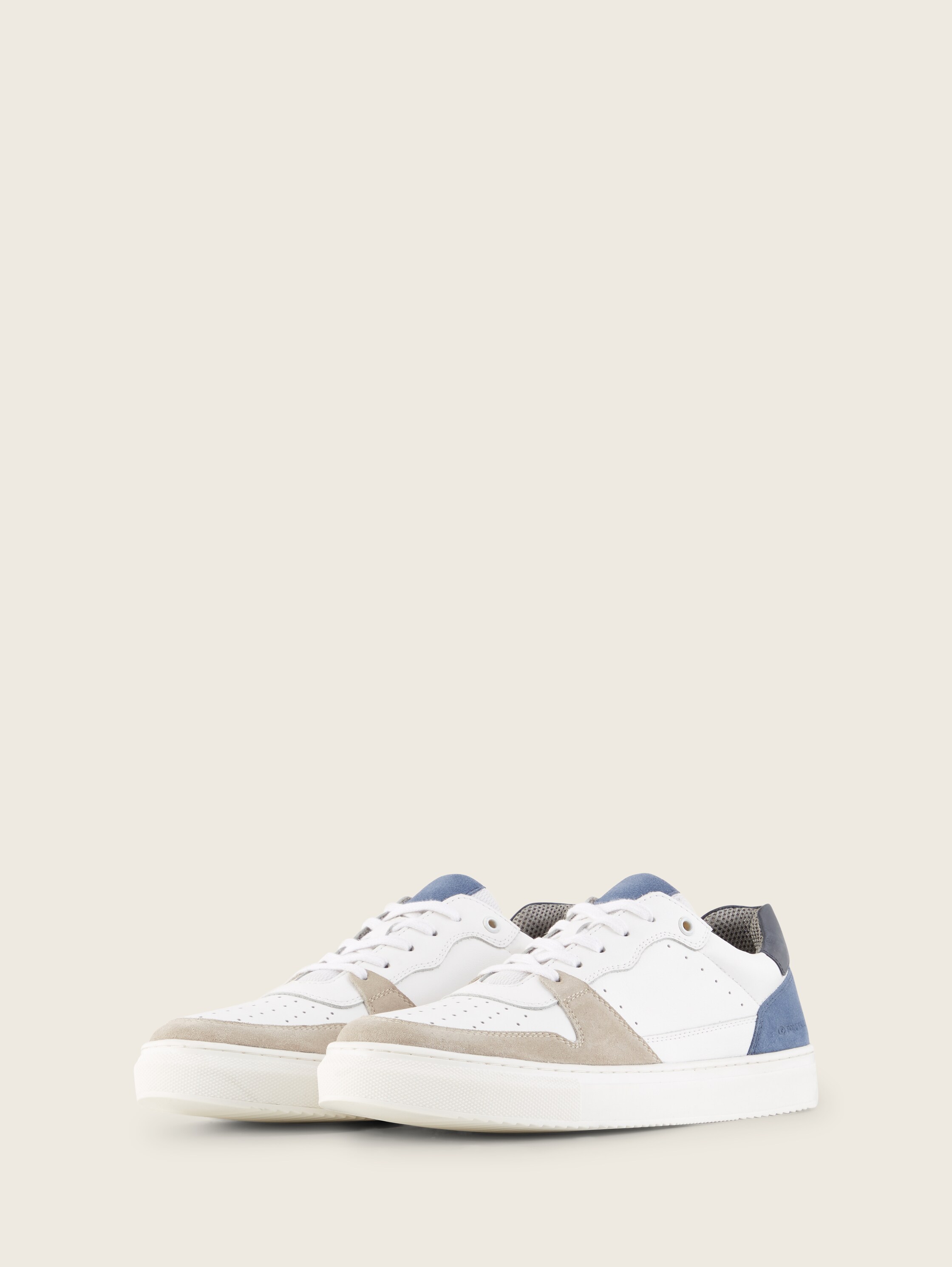 Sneaker aus Leder - whitenavy - 