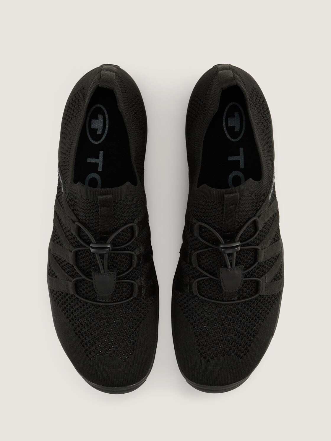 Leichte Schlupf-Sneaker mit Mesh - black - Produkt-Ansicht von oben 