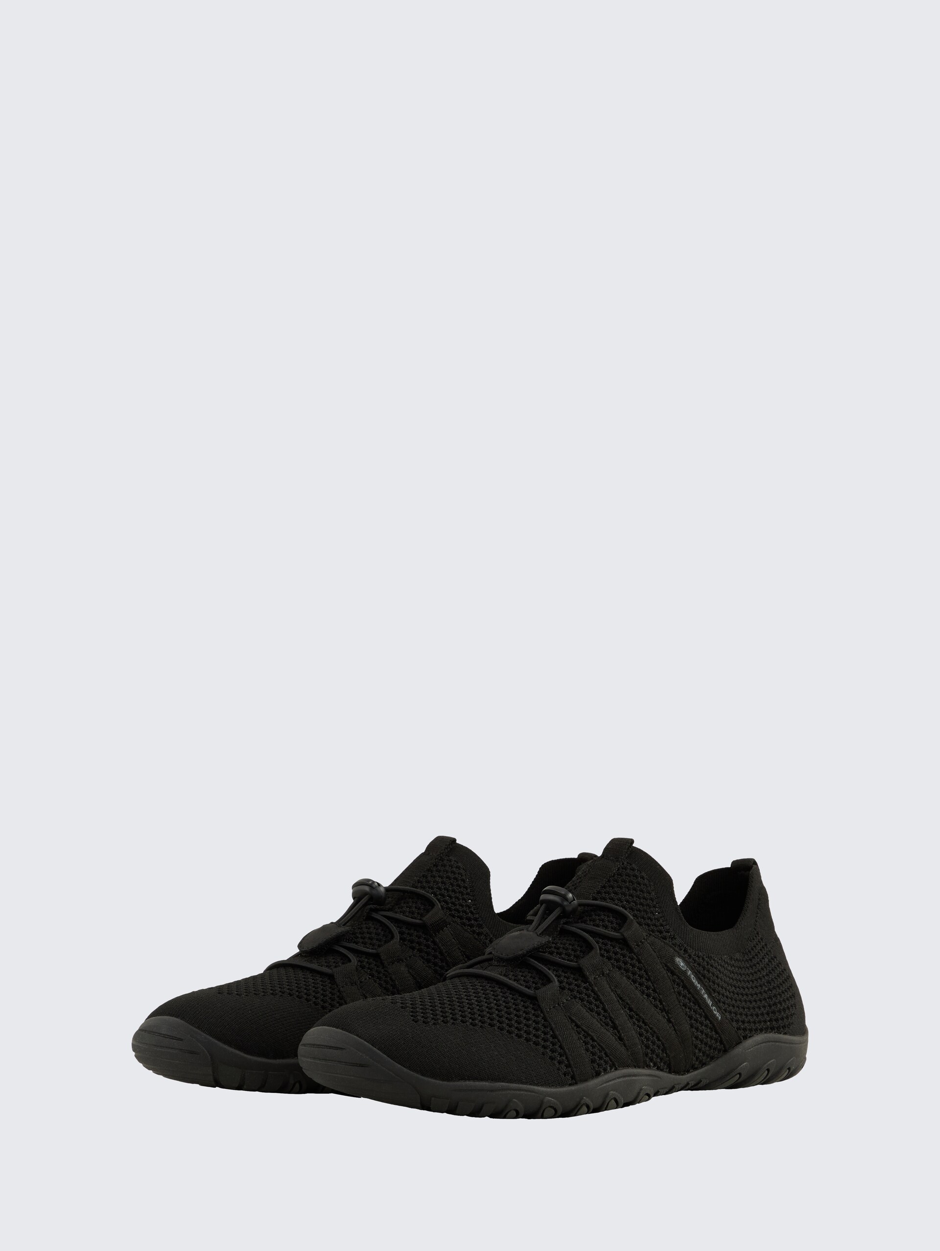 Leichte Schlupf-Sneaker mit Mesh - black - seitliche Produkt-Ansicht
