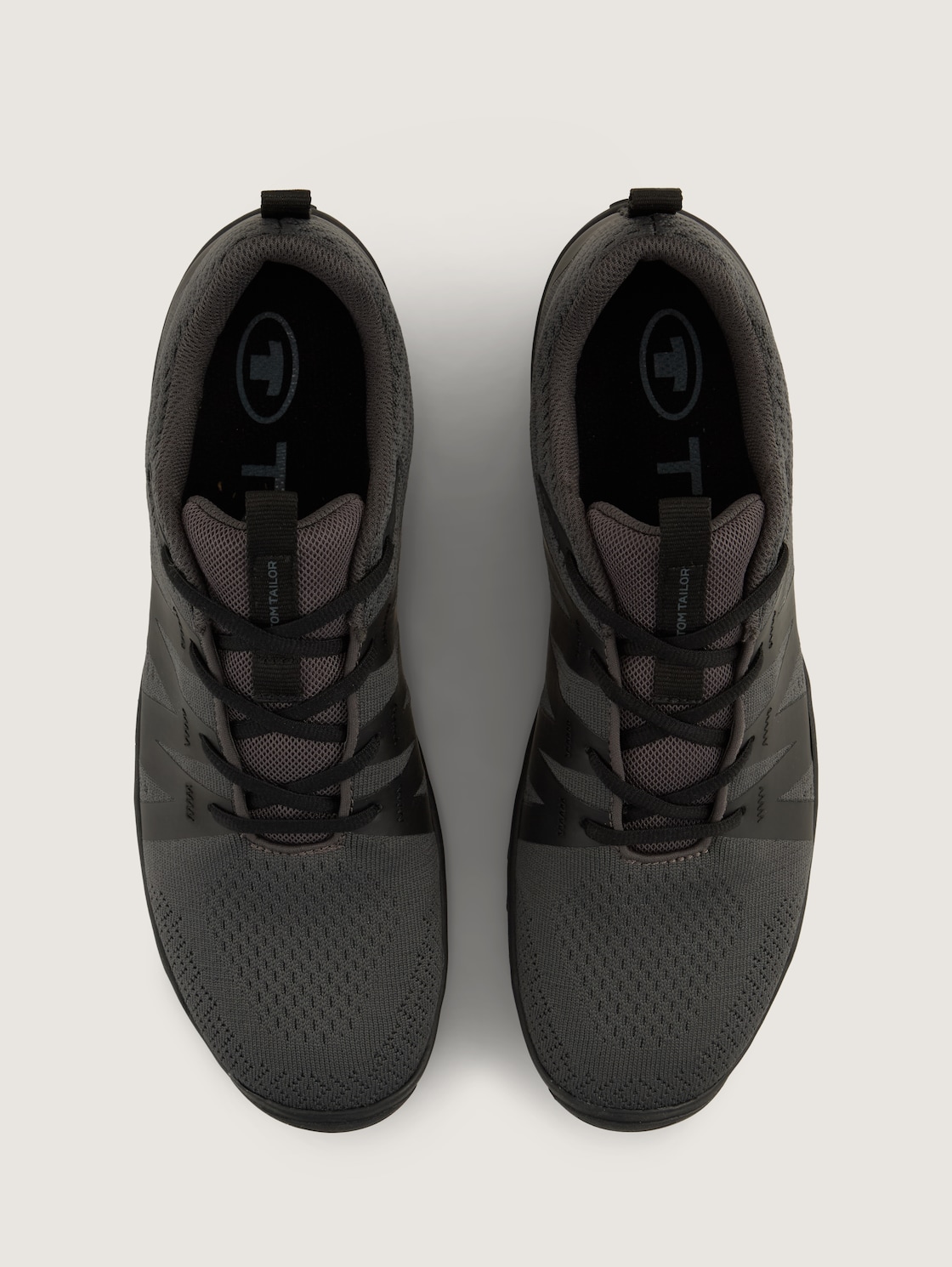 Leichte Schlupf-Sneaker mit Mesh - coal - Produkt-Ansicht von oben 