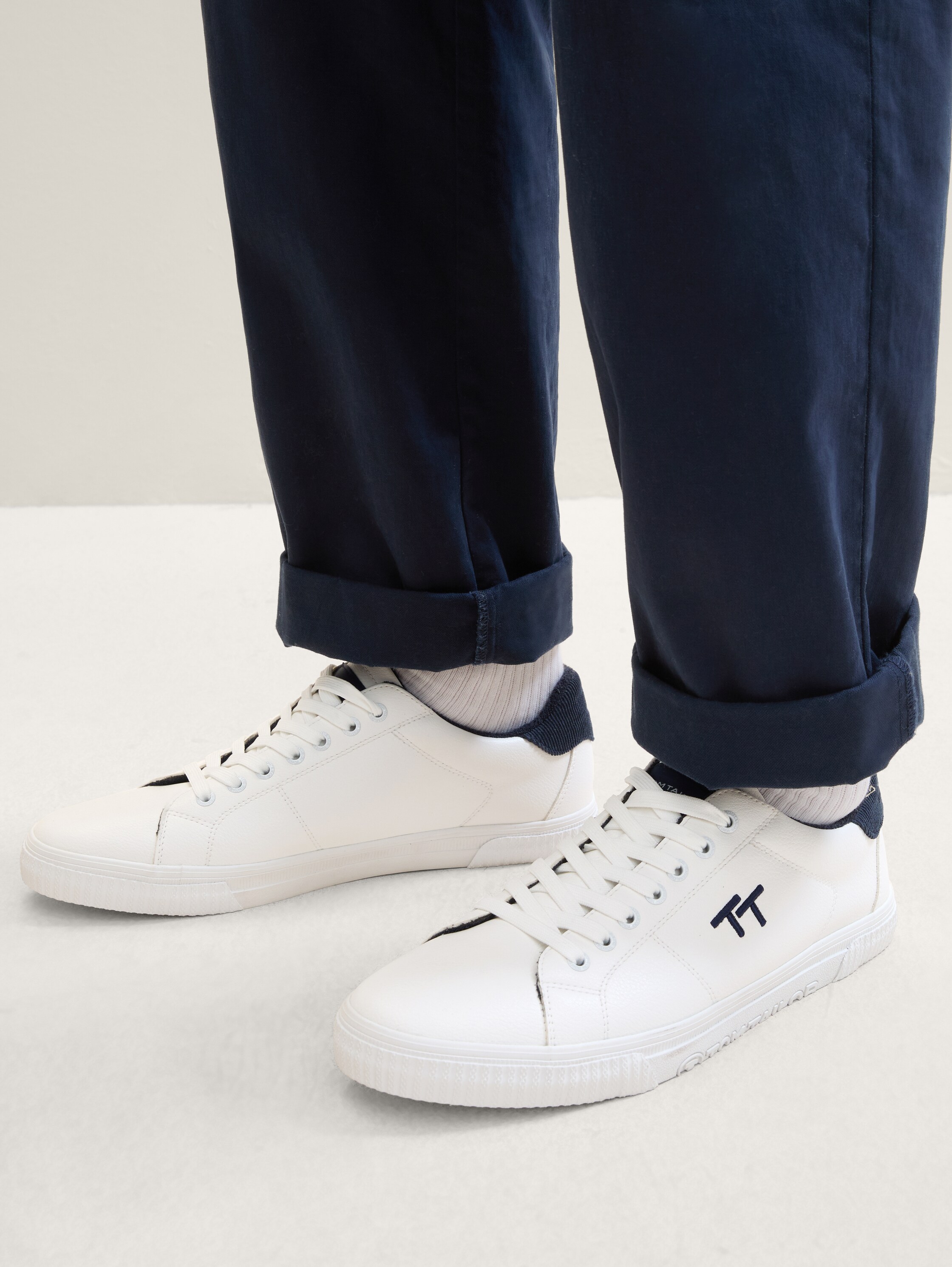 Sneaker aus Kunstleder - 1