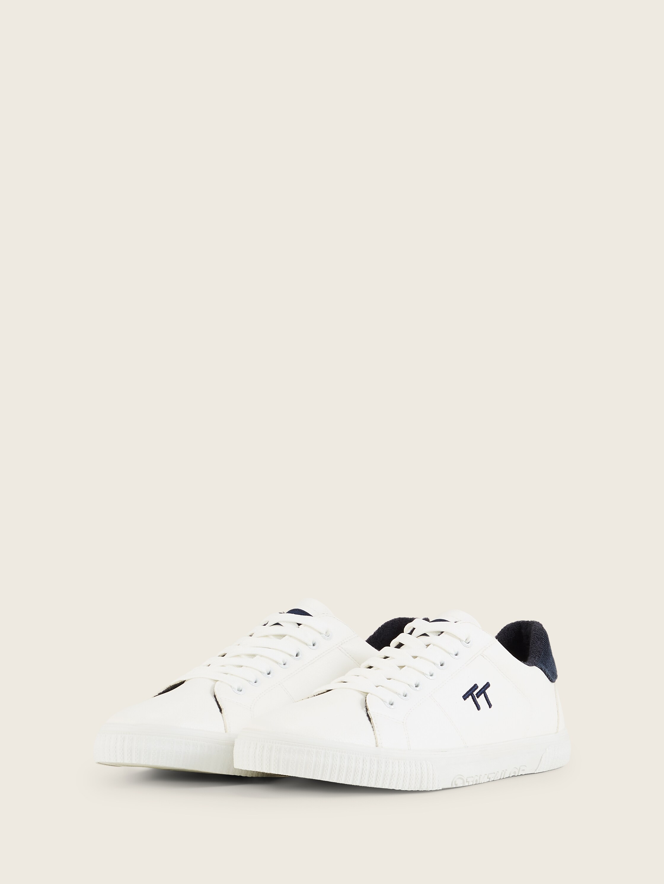 Sneaker aus Kunstleder - 2