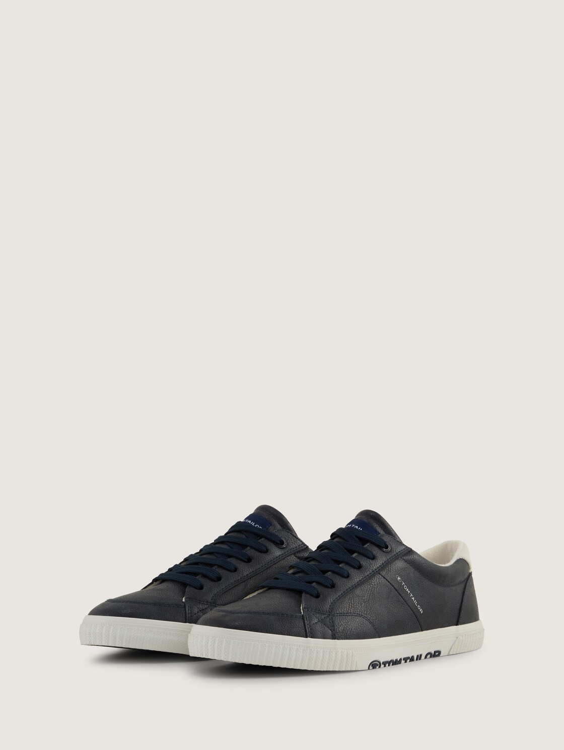 Sneaker mit Logo-Print - navy - seitliche Produkt-Ansicht