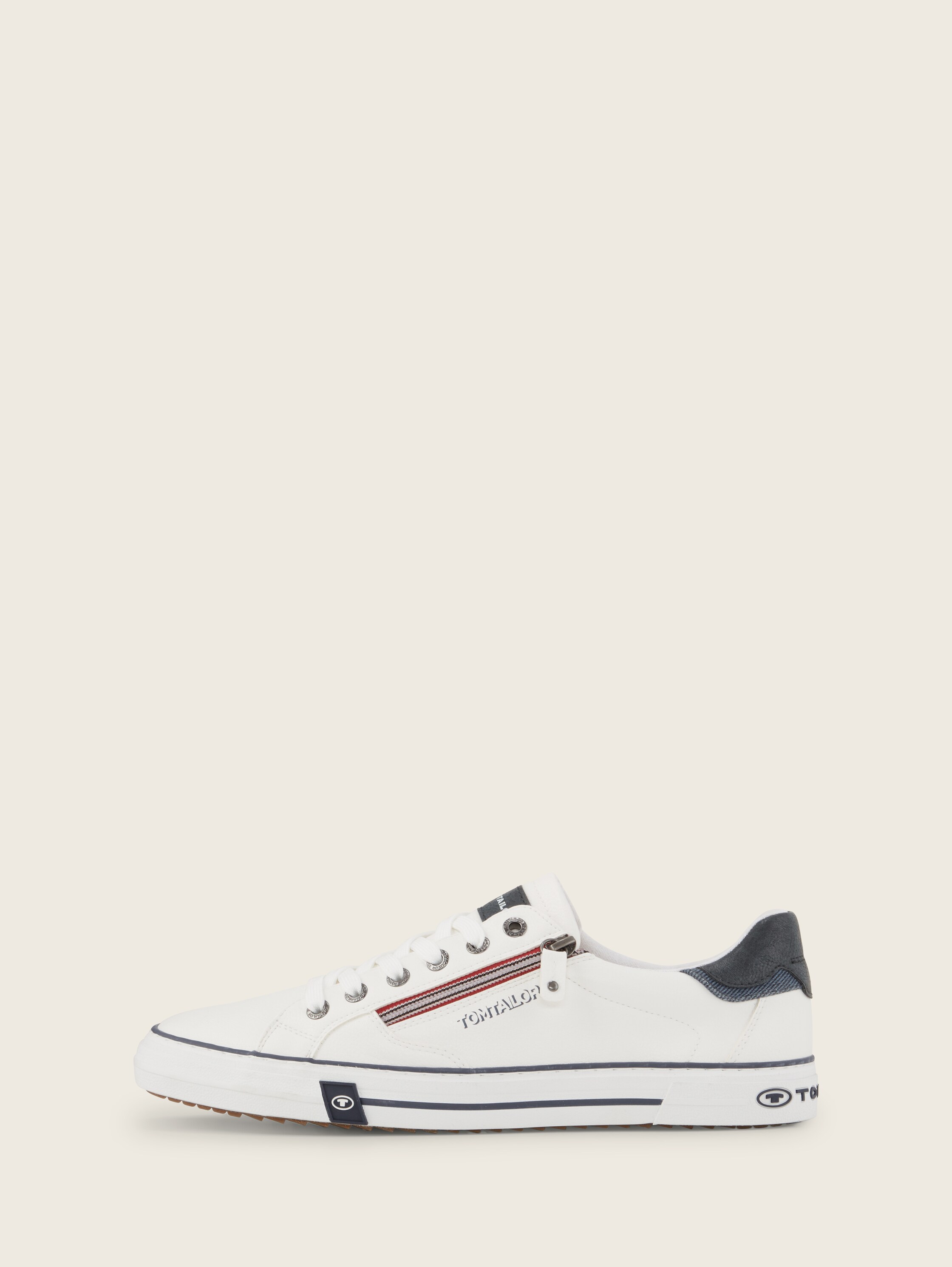 Sneaker aus Kunstleder - white - seitliche Produkt-Ansicht