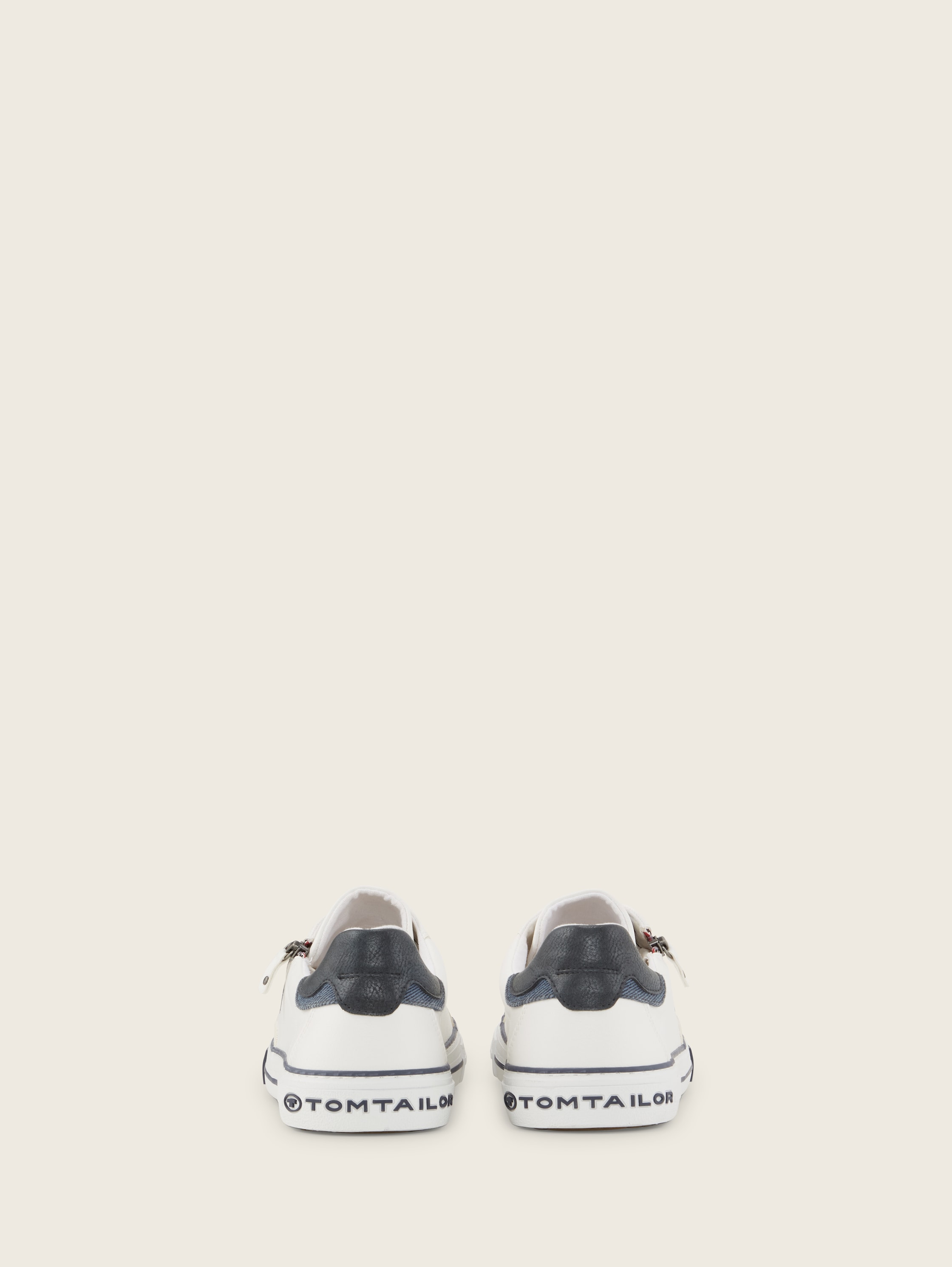 Sneaker aus Kunstleder - white - Produkt-Rückansicht