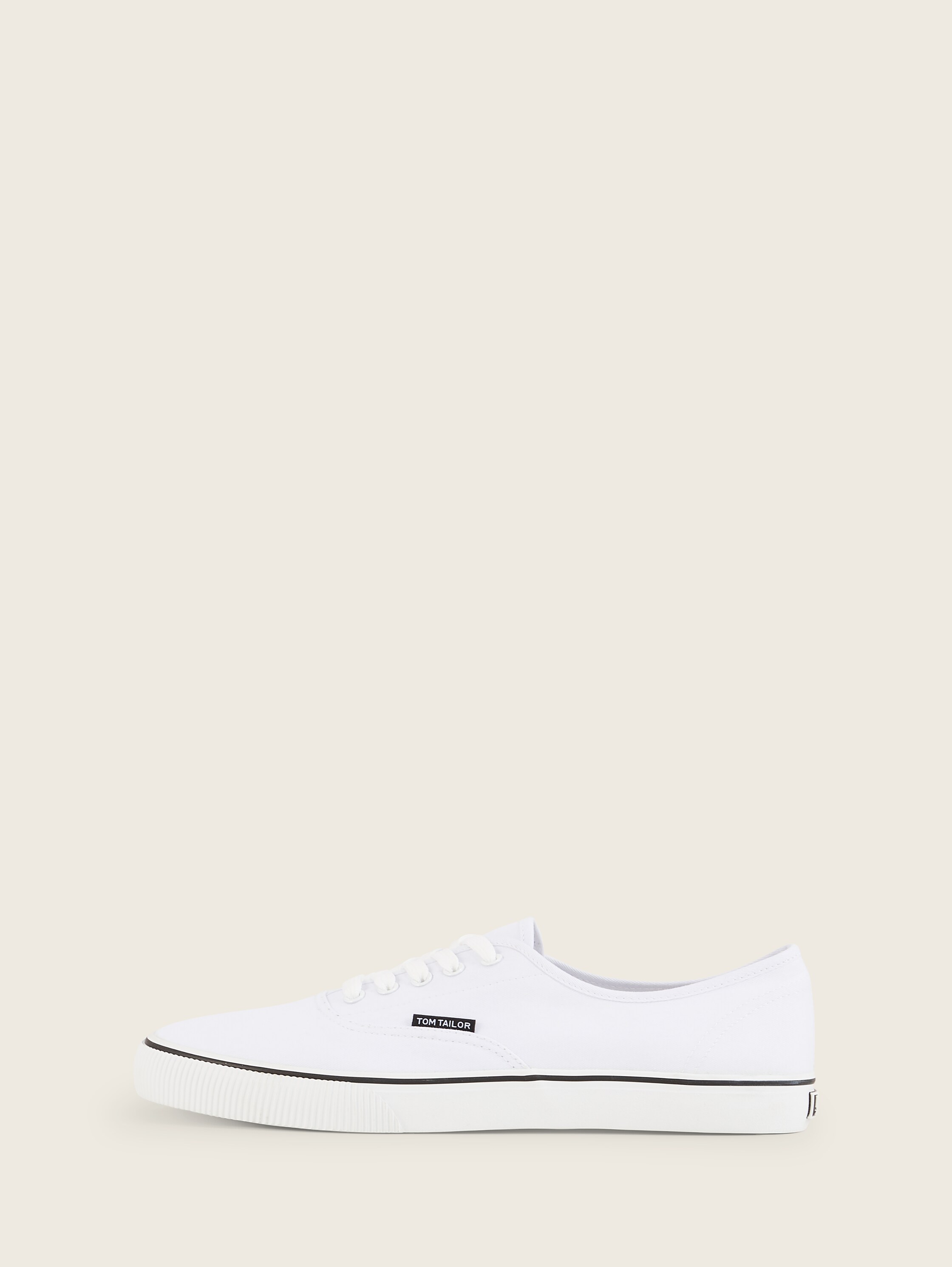 Basic Sneaker - 3