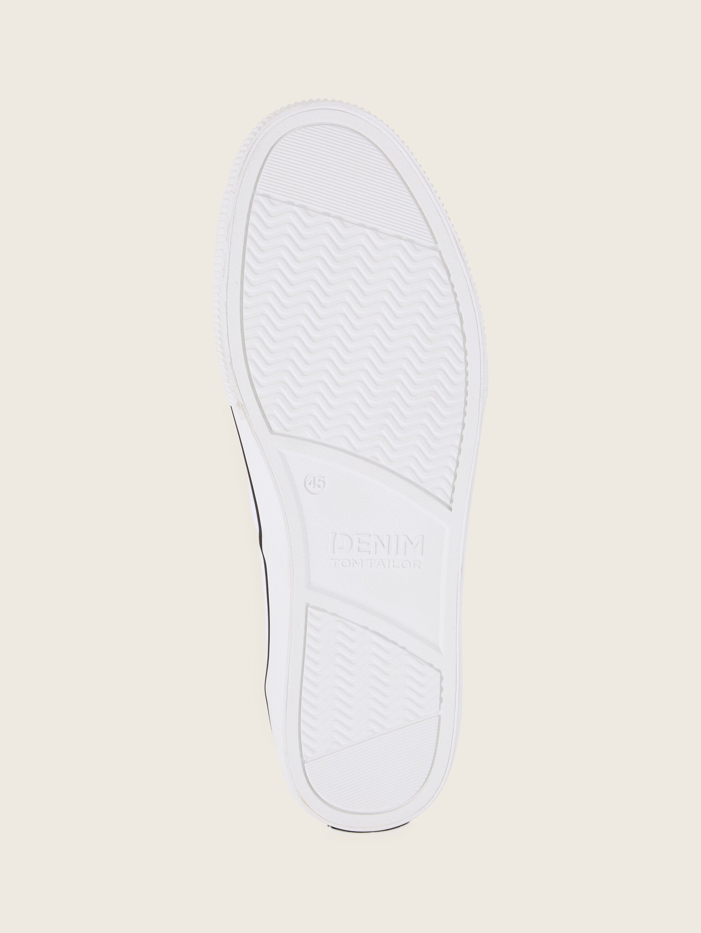 Basic Sneaker - 5