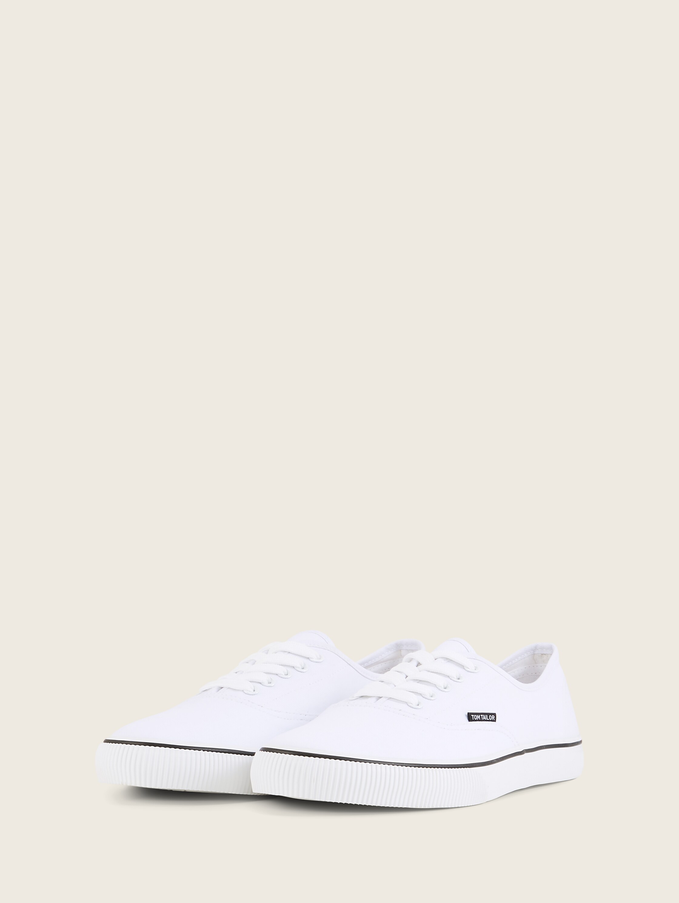 Basic Sneaker - 1