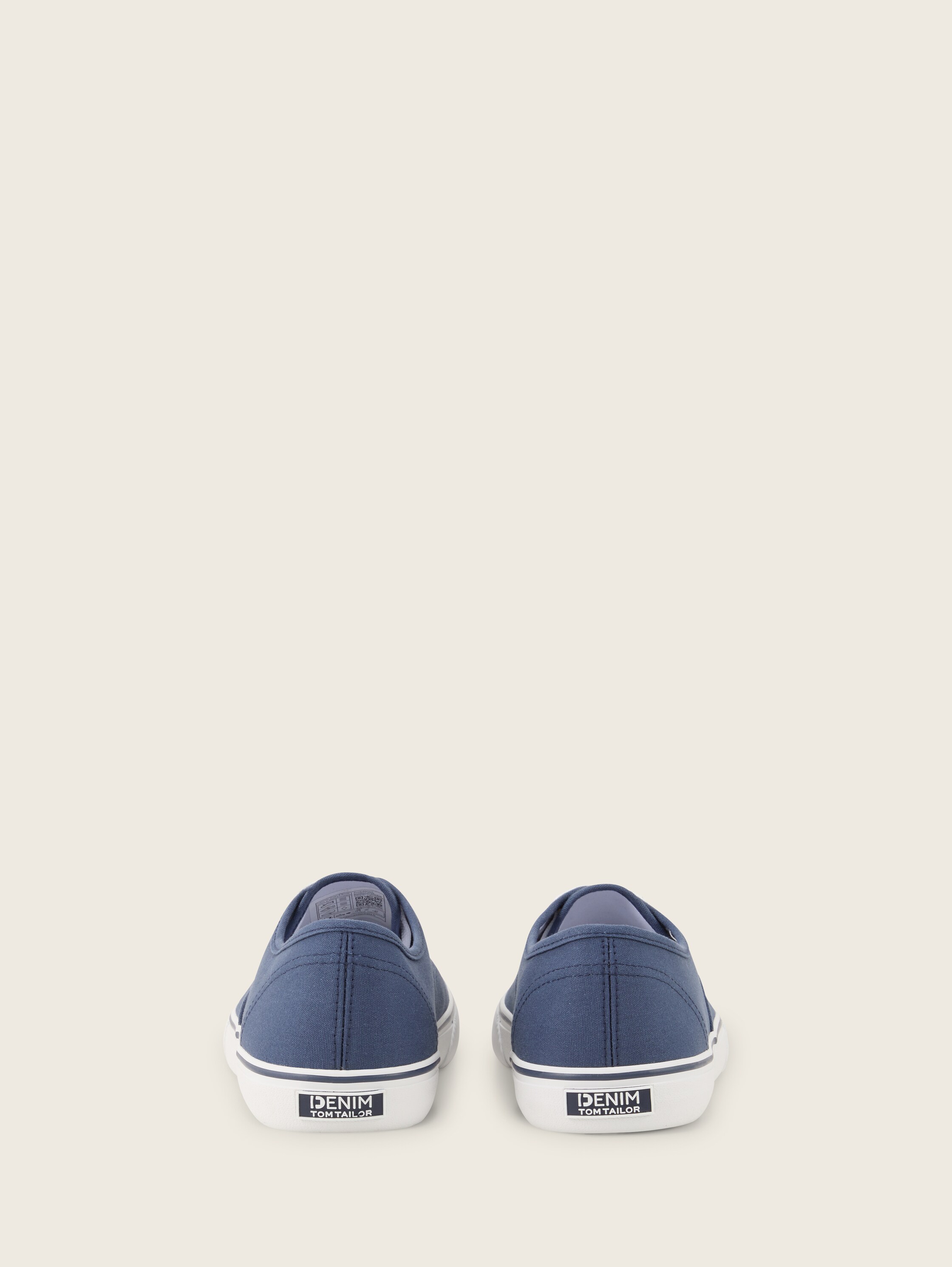 Basic Sneaker - 2