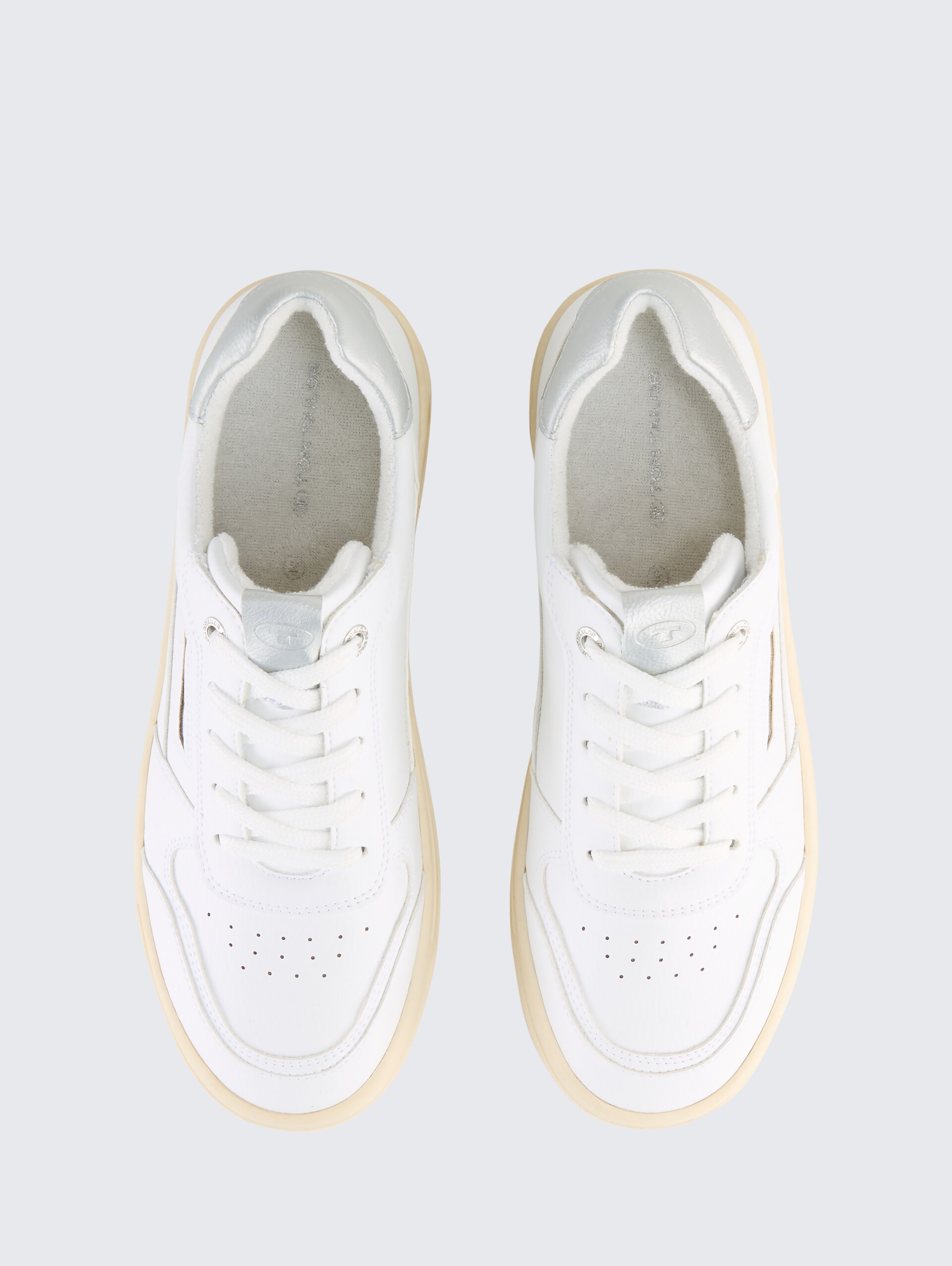 Sneaker mit Metallic-Details - white - Produkt-Ansicht von oben 