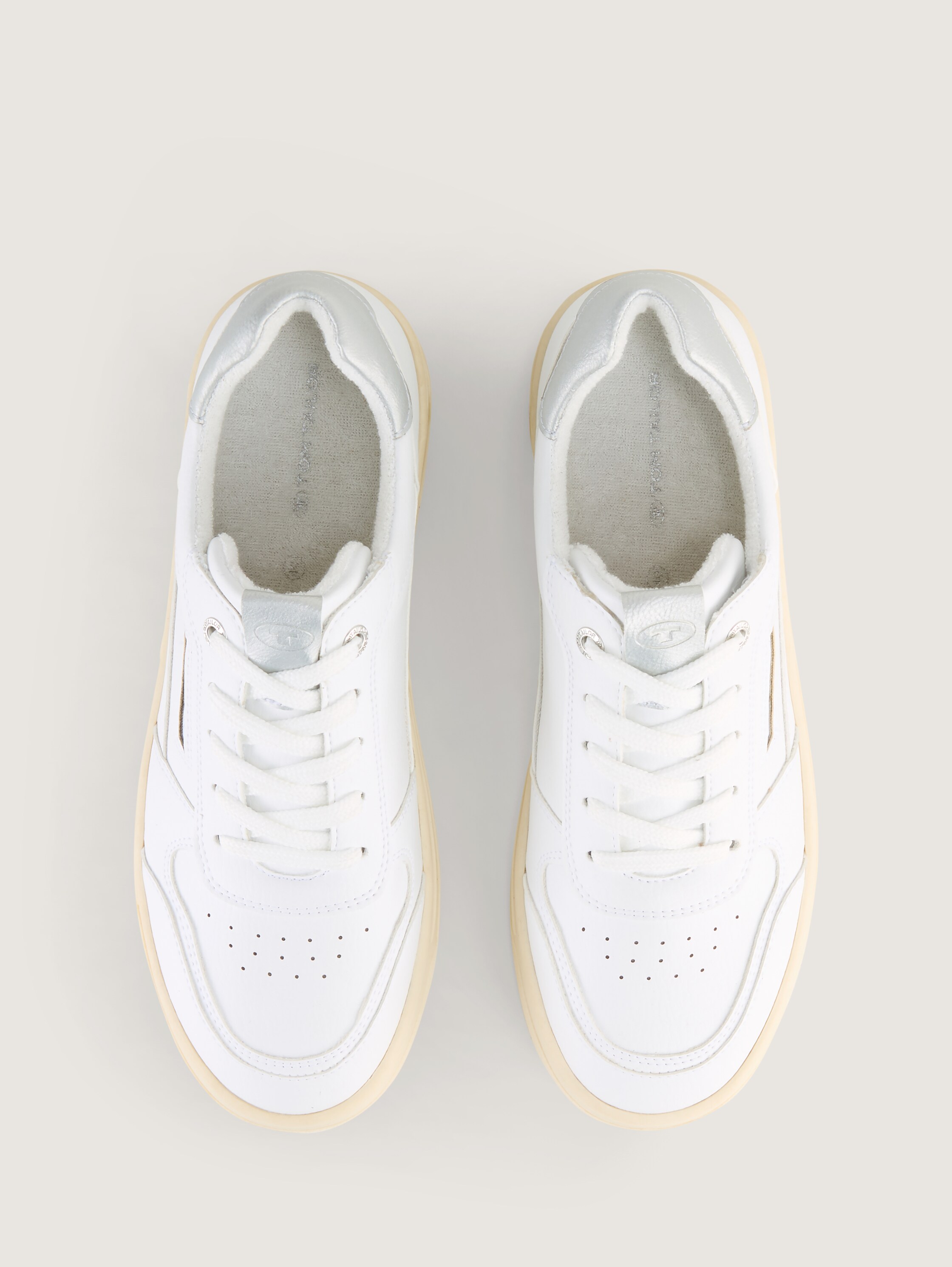 Sneaker mit Metallic-Details - white_1 - 