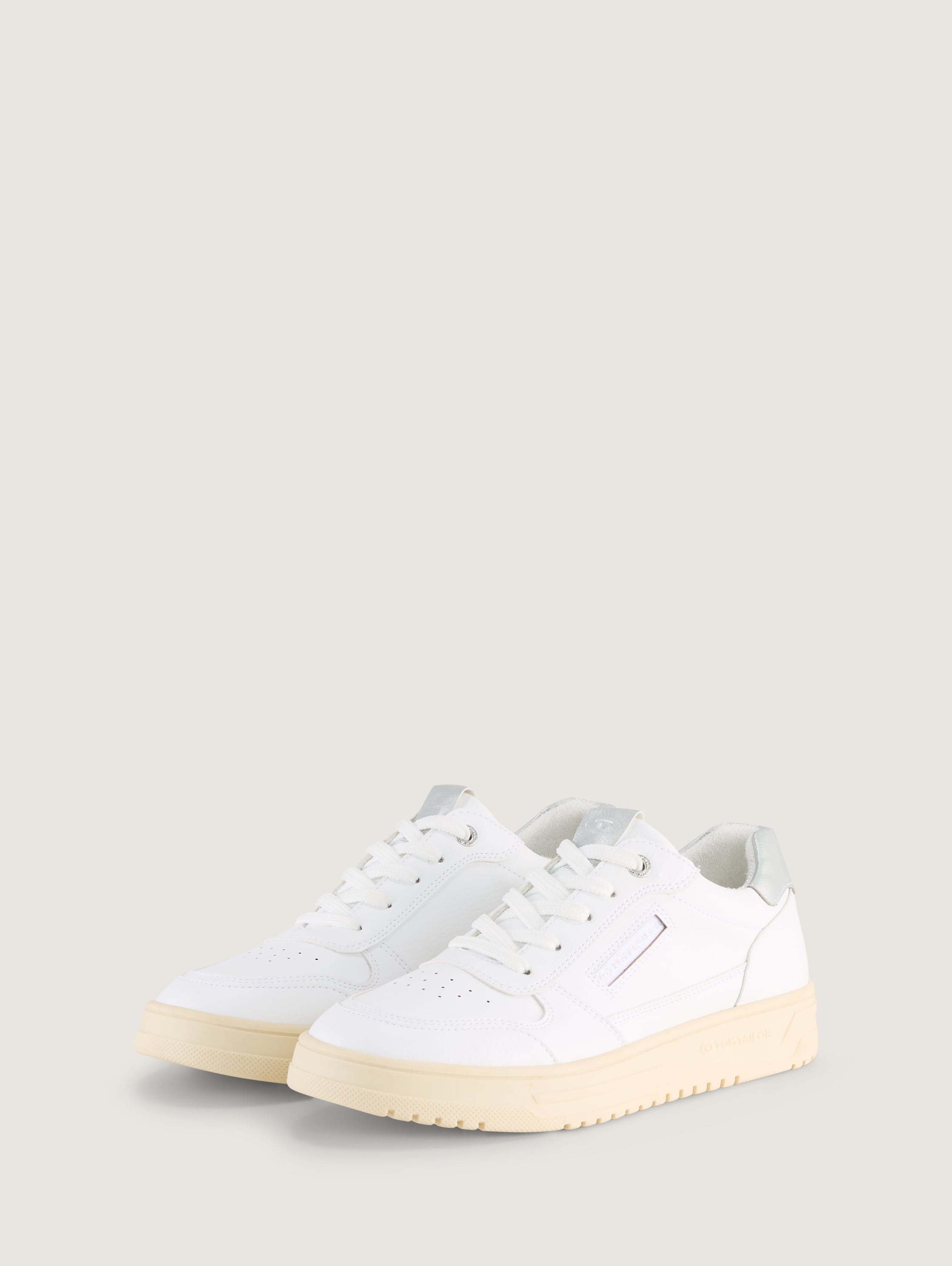 Sneaker mit Metallic-Details - white_1 - 