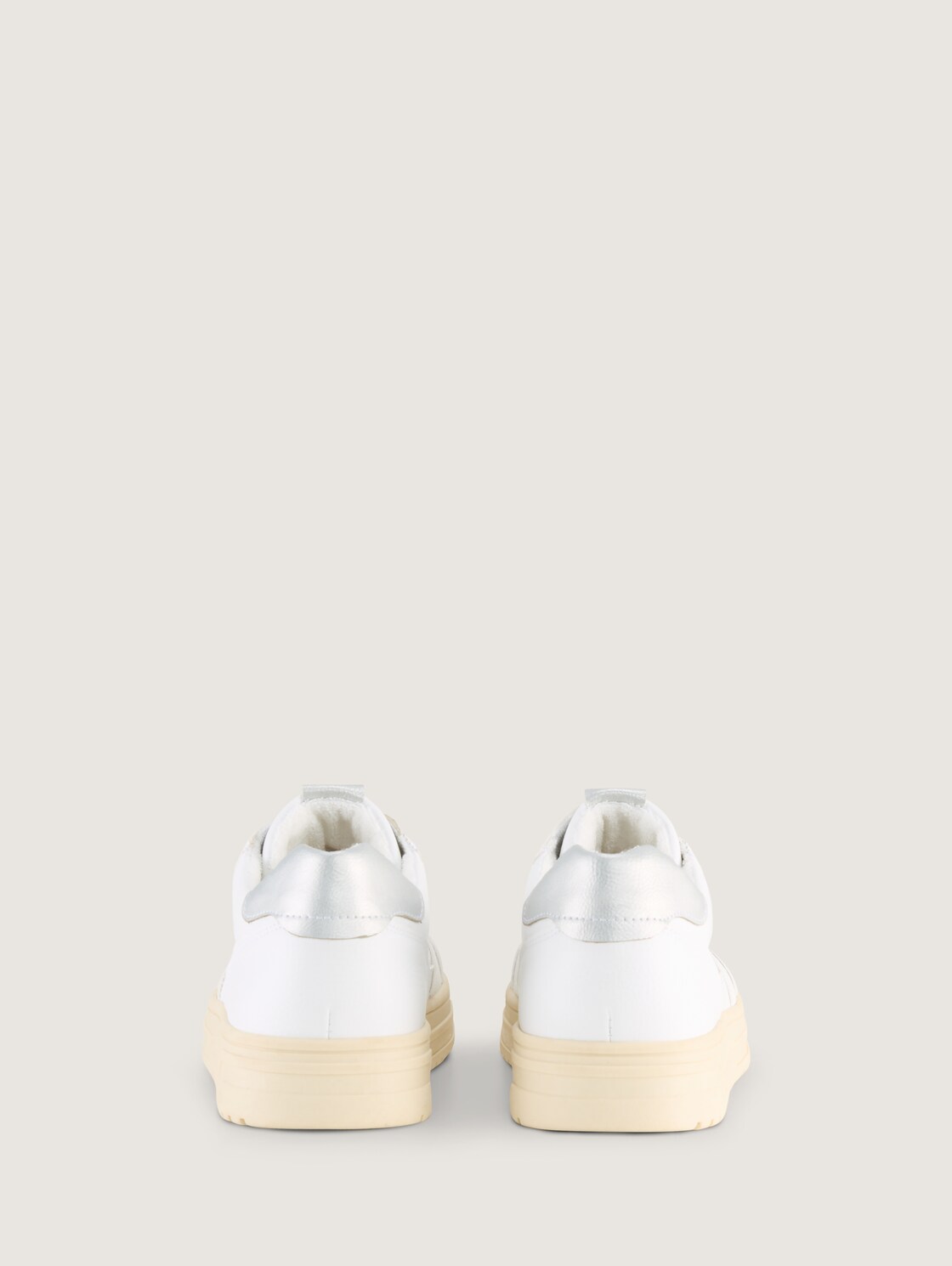 Sneaker mit Metallic-Details - white - Produkt-Rückansicht