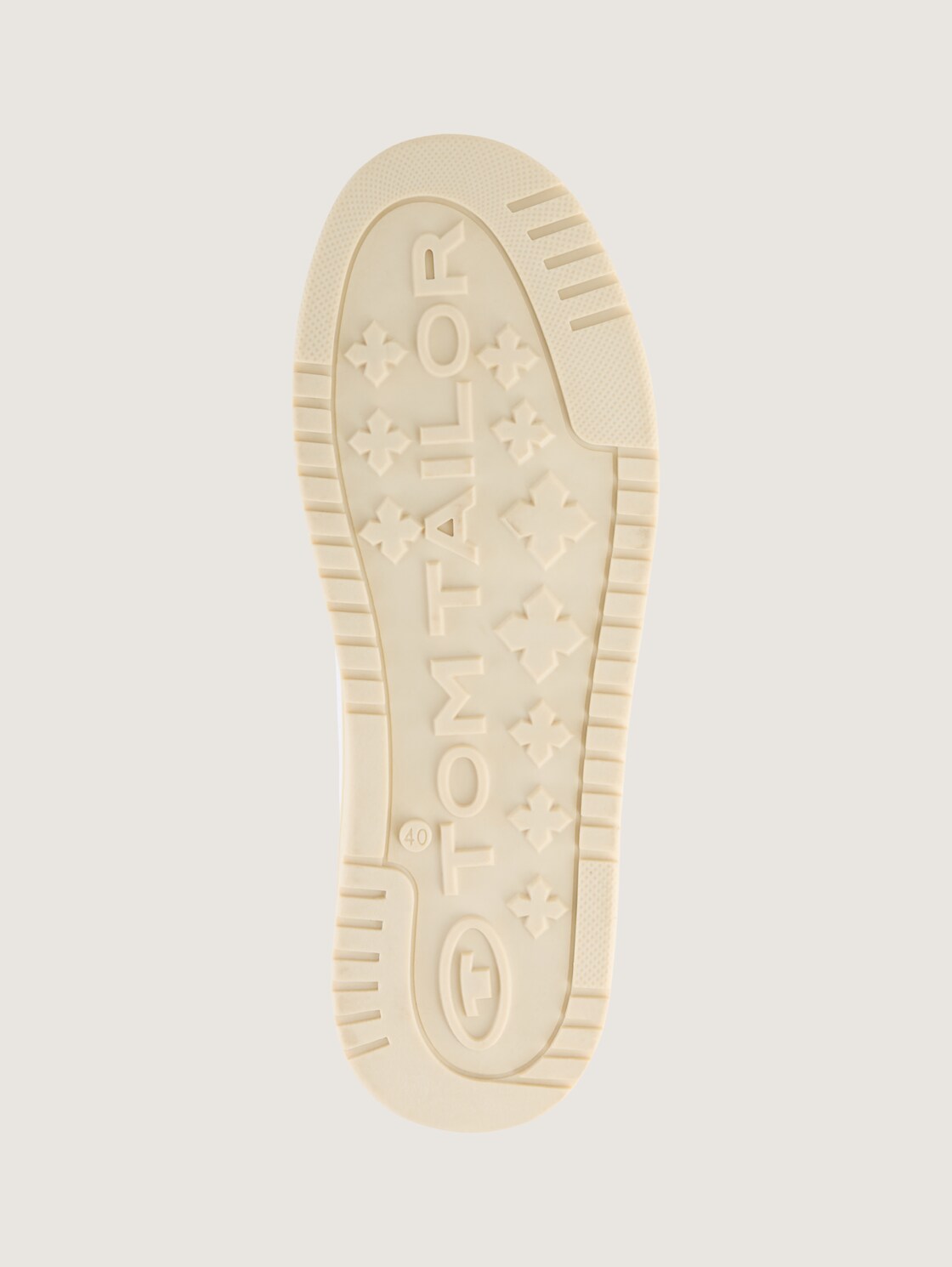 Sneaker mit Metallic-Details - Silver-white - Produkt-Ansicht Sohle