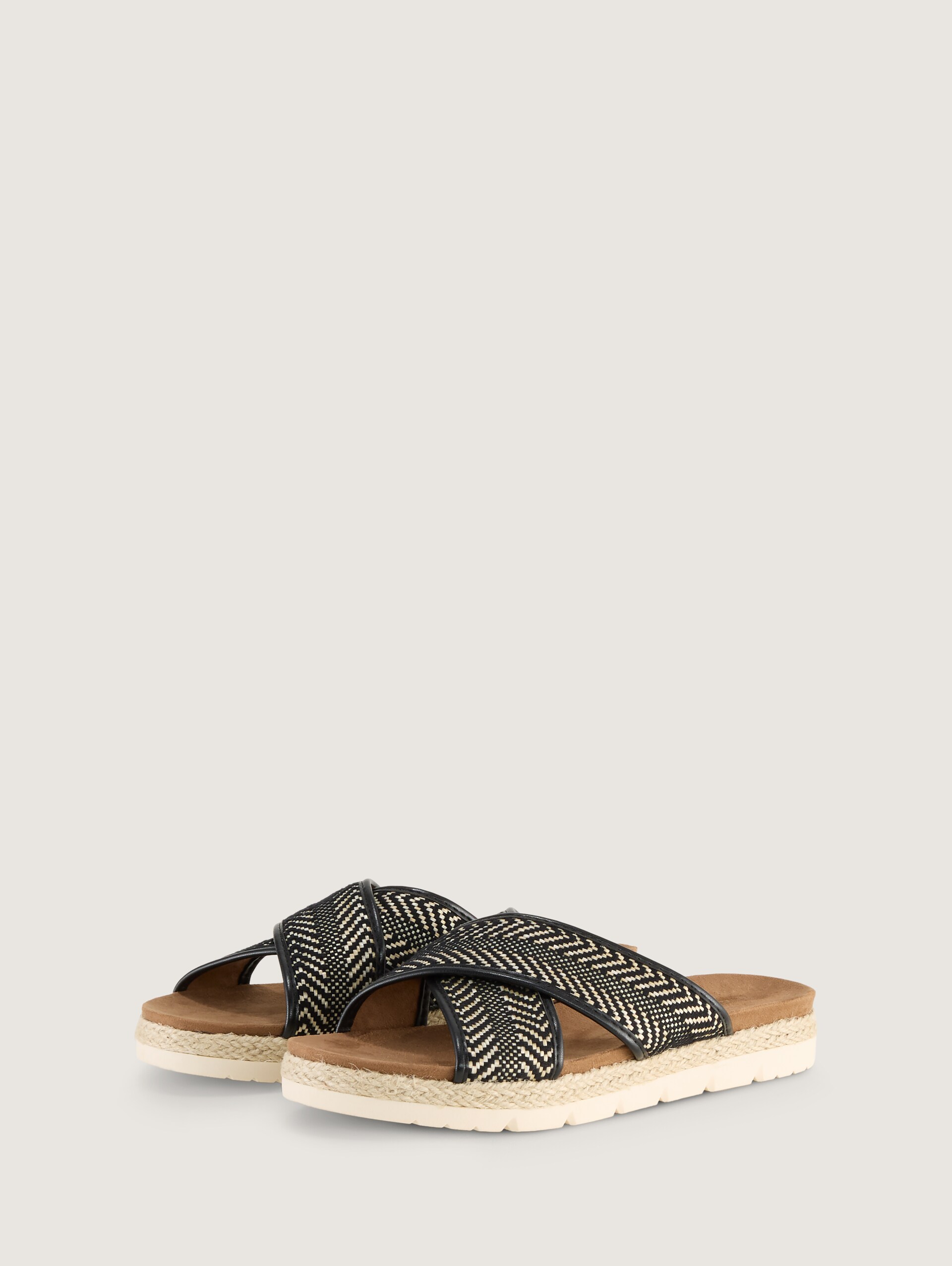 Sandalen met gevlochten patroon - black-beige - zijaanzicht product