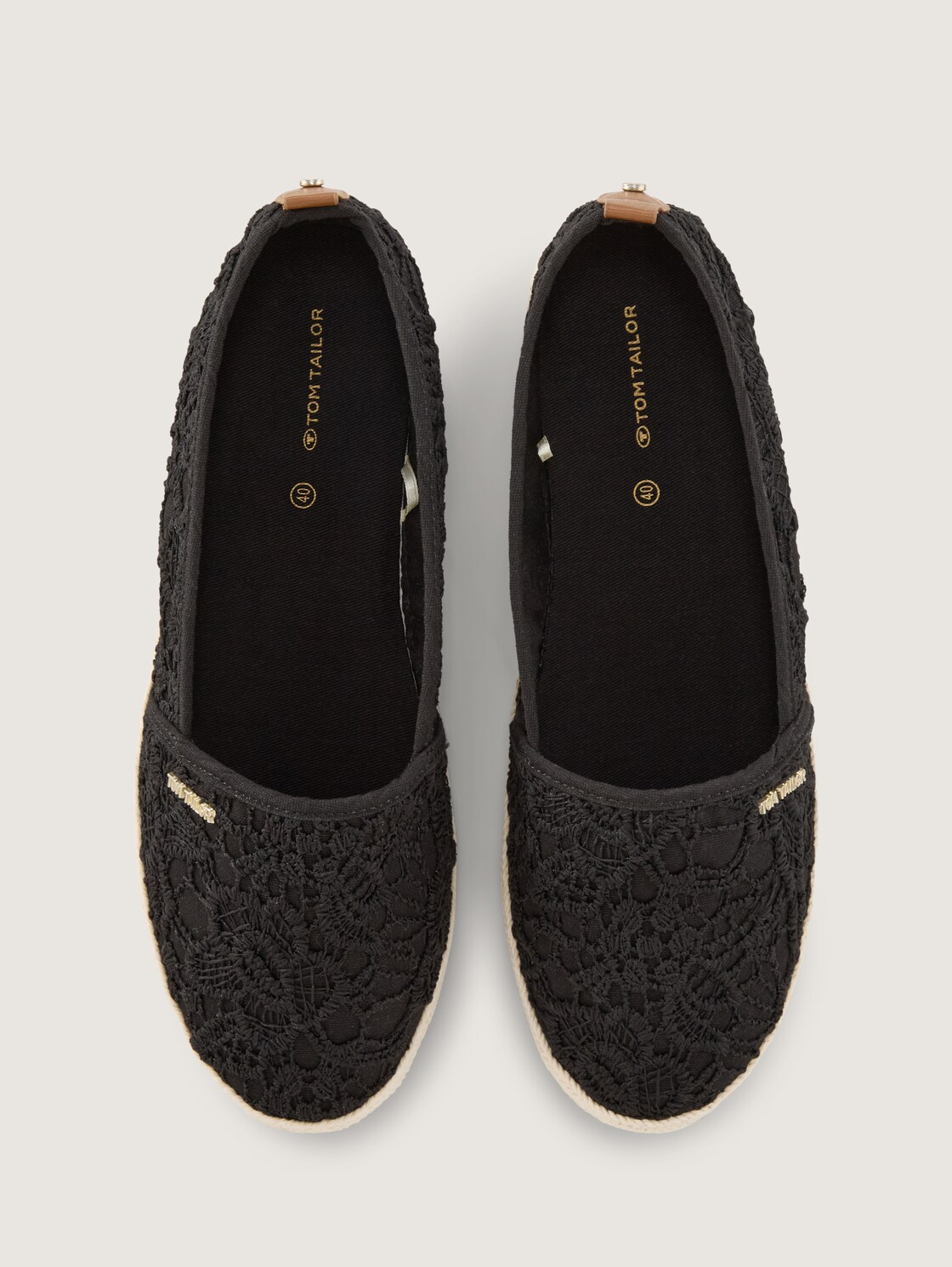 Flache Espadrilles mit Blumenstickerei - black - Produkt-Ansicht von oben 