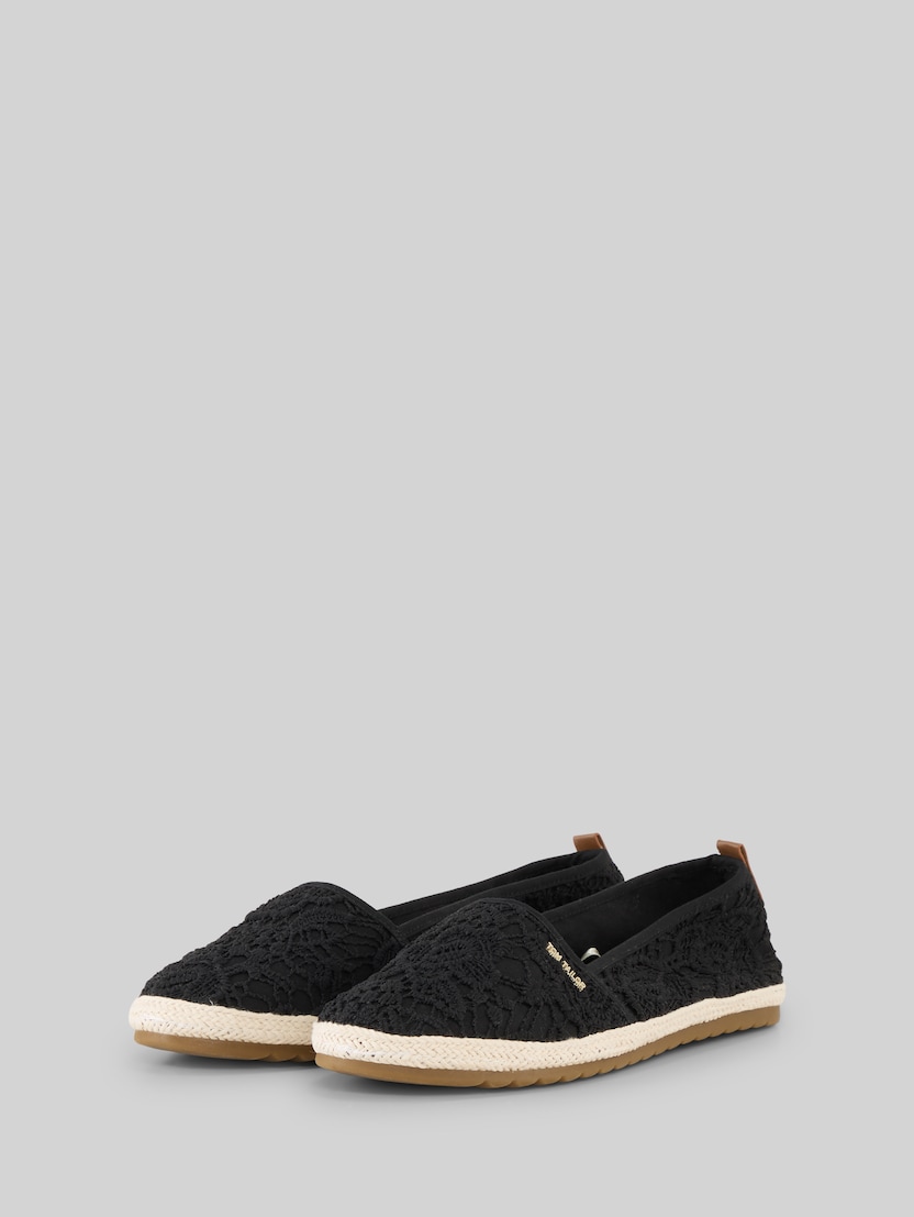 Flache Espadrilles mit Blumenstickerei von Women, black