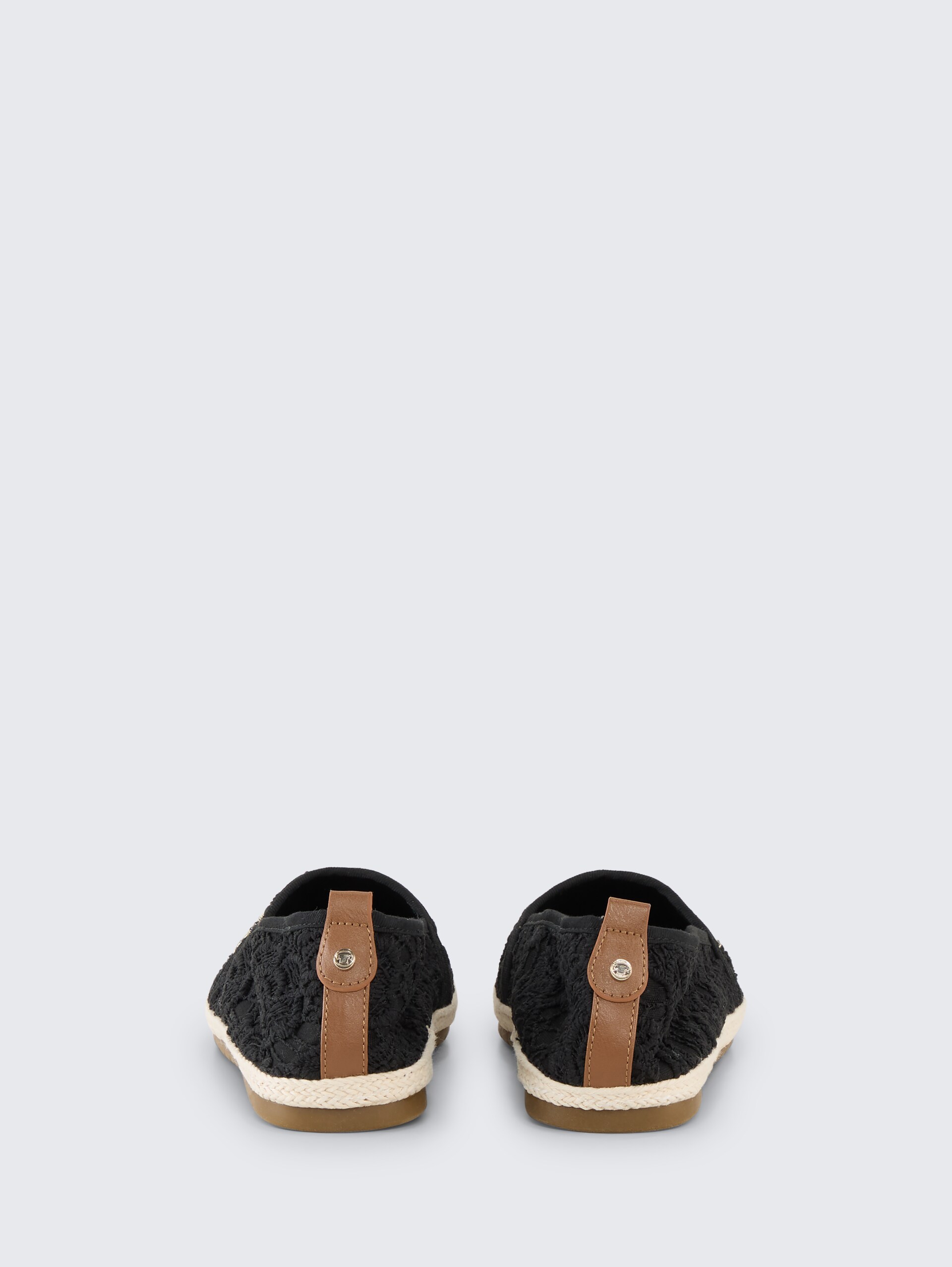 Flache Espadrilles mit Blumenstickerei - black - Produkt-Rückansicht