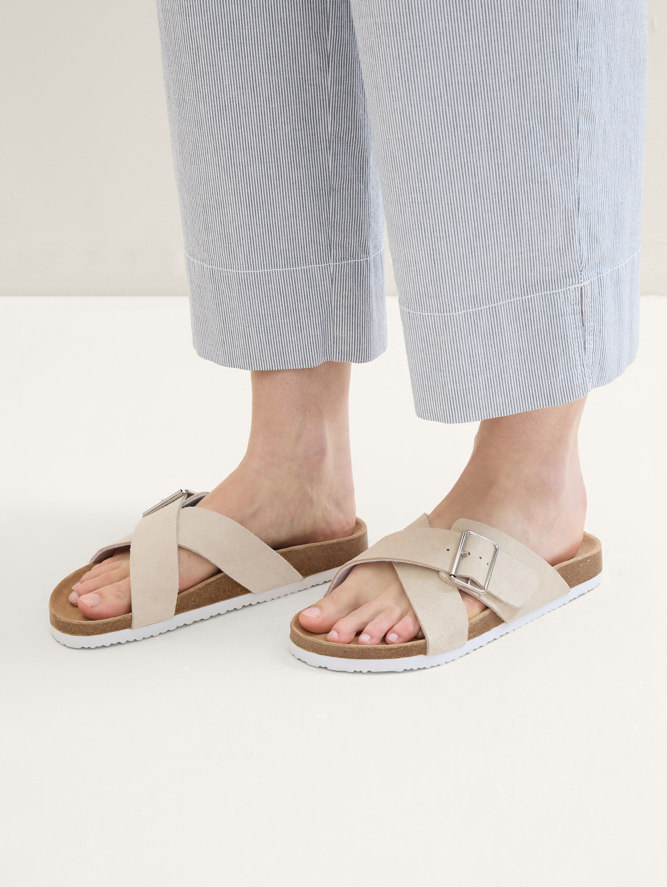 Pantolette aus Wildleder - grey - 