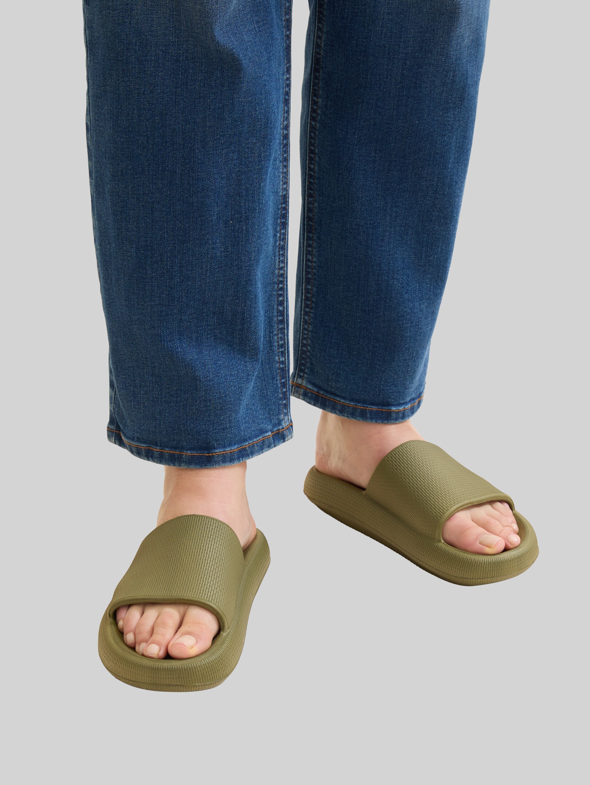 Muiltjes met plateauhak - green