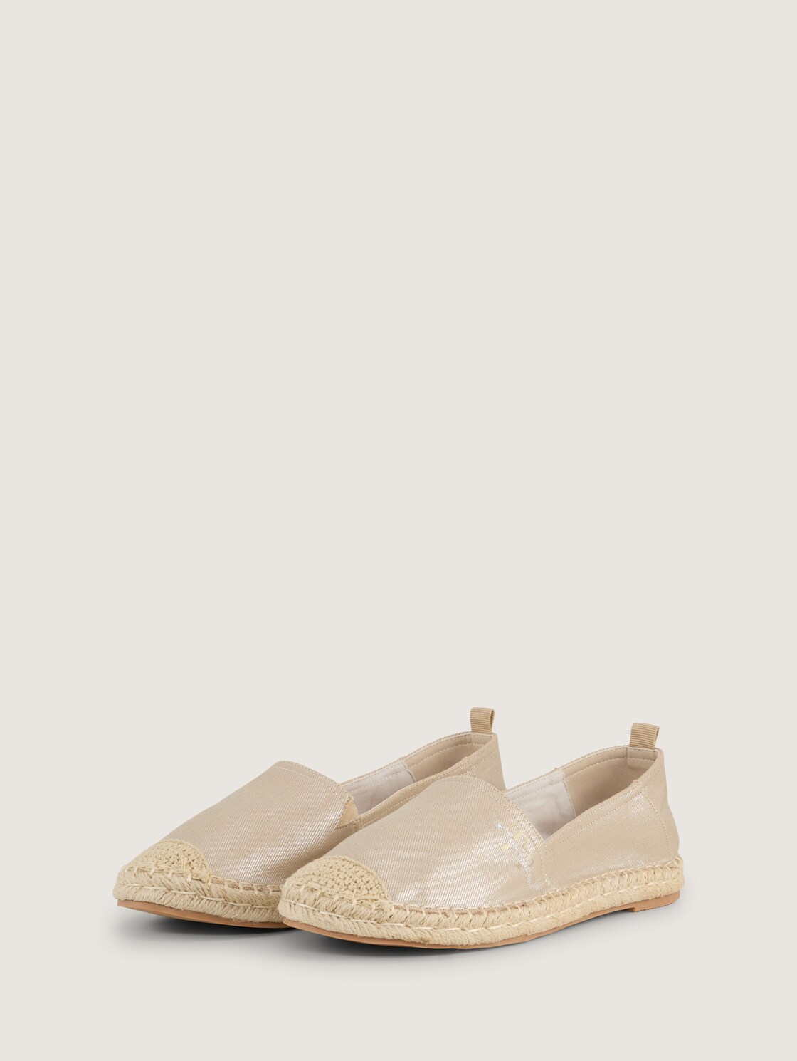 Flache Espadrilles in Glanz-Optik - gold - seitliche Produkt-Ansicht