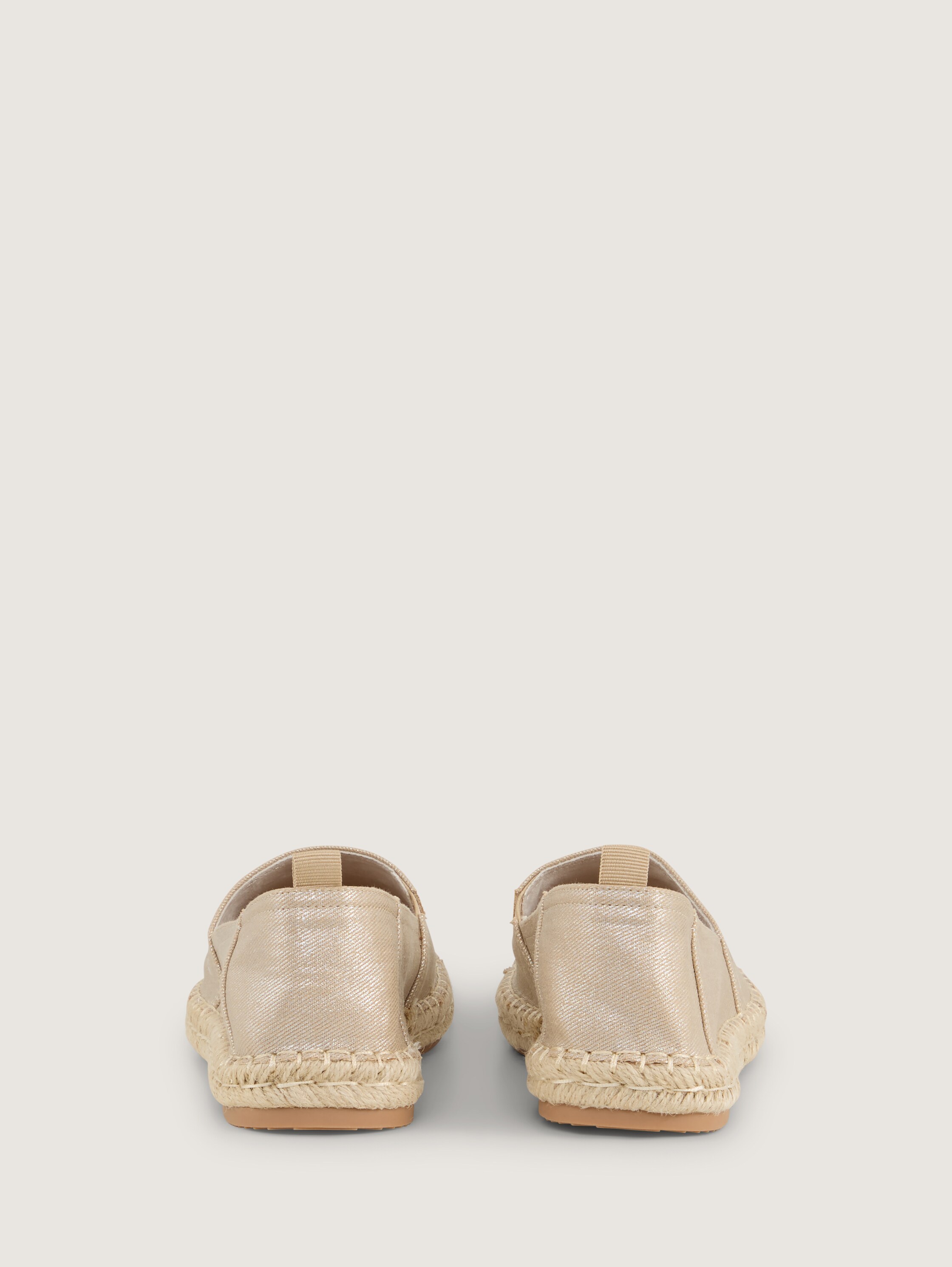 Flache Espadrilles in Glanz-Optik - 2