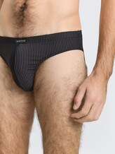 Slips mit Streifenmuster im 2er-Pack - black-dark-stripes - Detail-Model-Ansicht