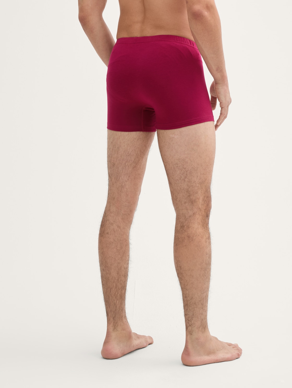 Kurze Boxershorts im 2er-Pack - red-dark-solid - Auschnitt Model-Rückansicht