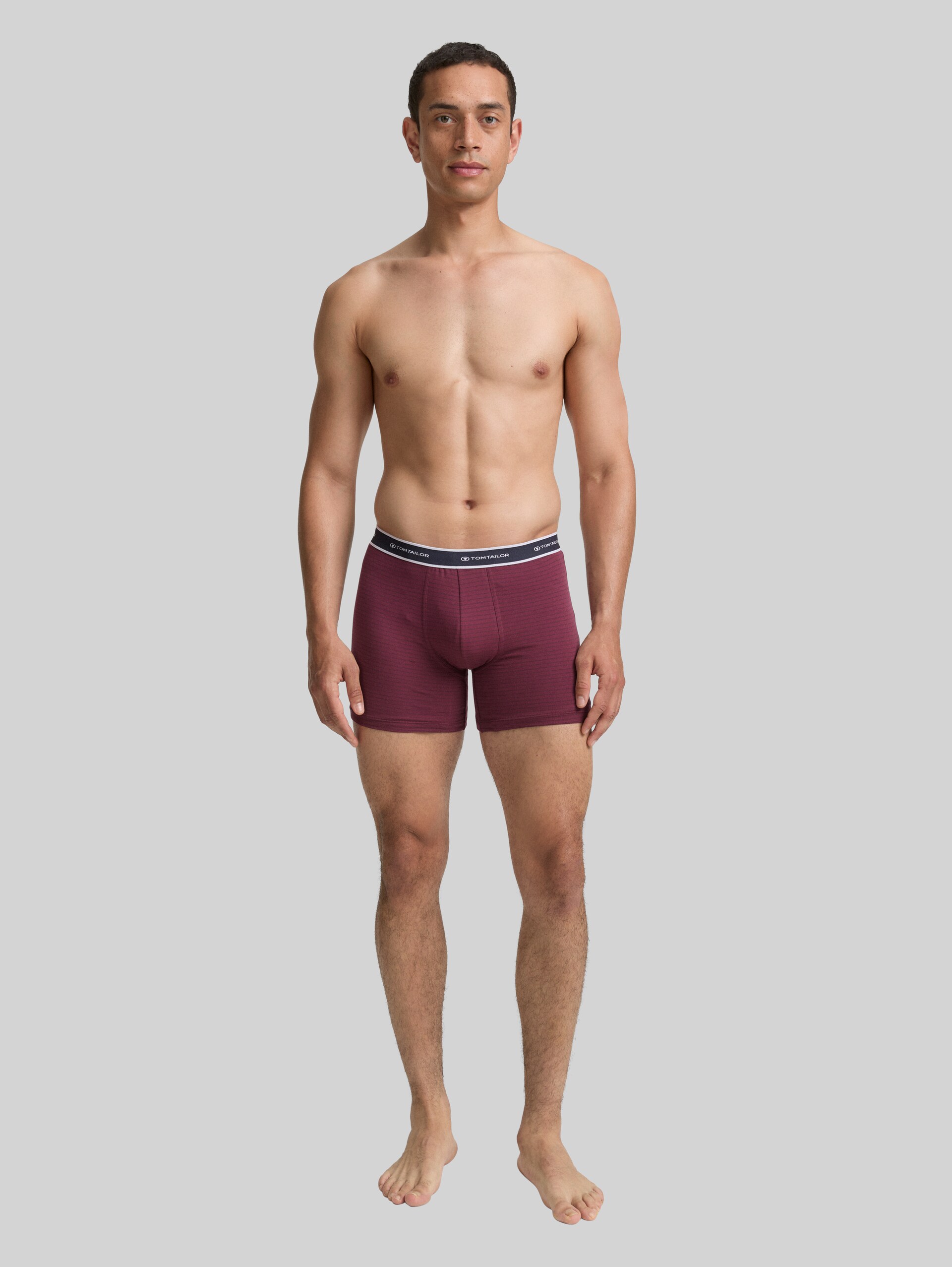 Kurze Boxershorts im 2er-Pack - red stripes - Model-Vorderansicht