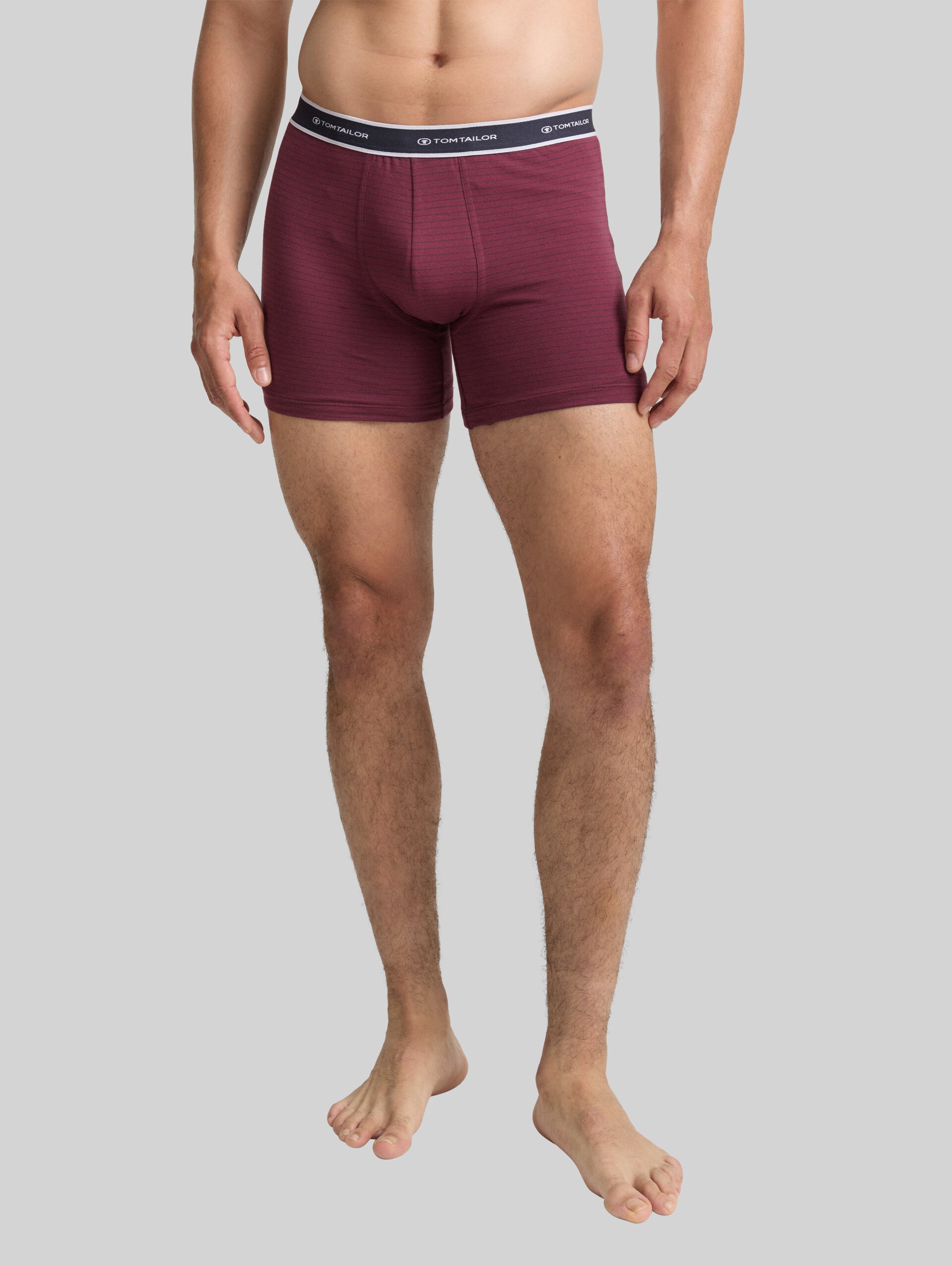 Kurze Boxershorts im 2er-Pack - red stripes - Ausschnitt Model-Vorderansicht