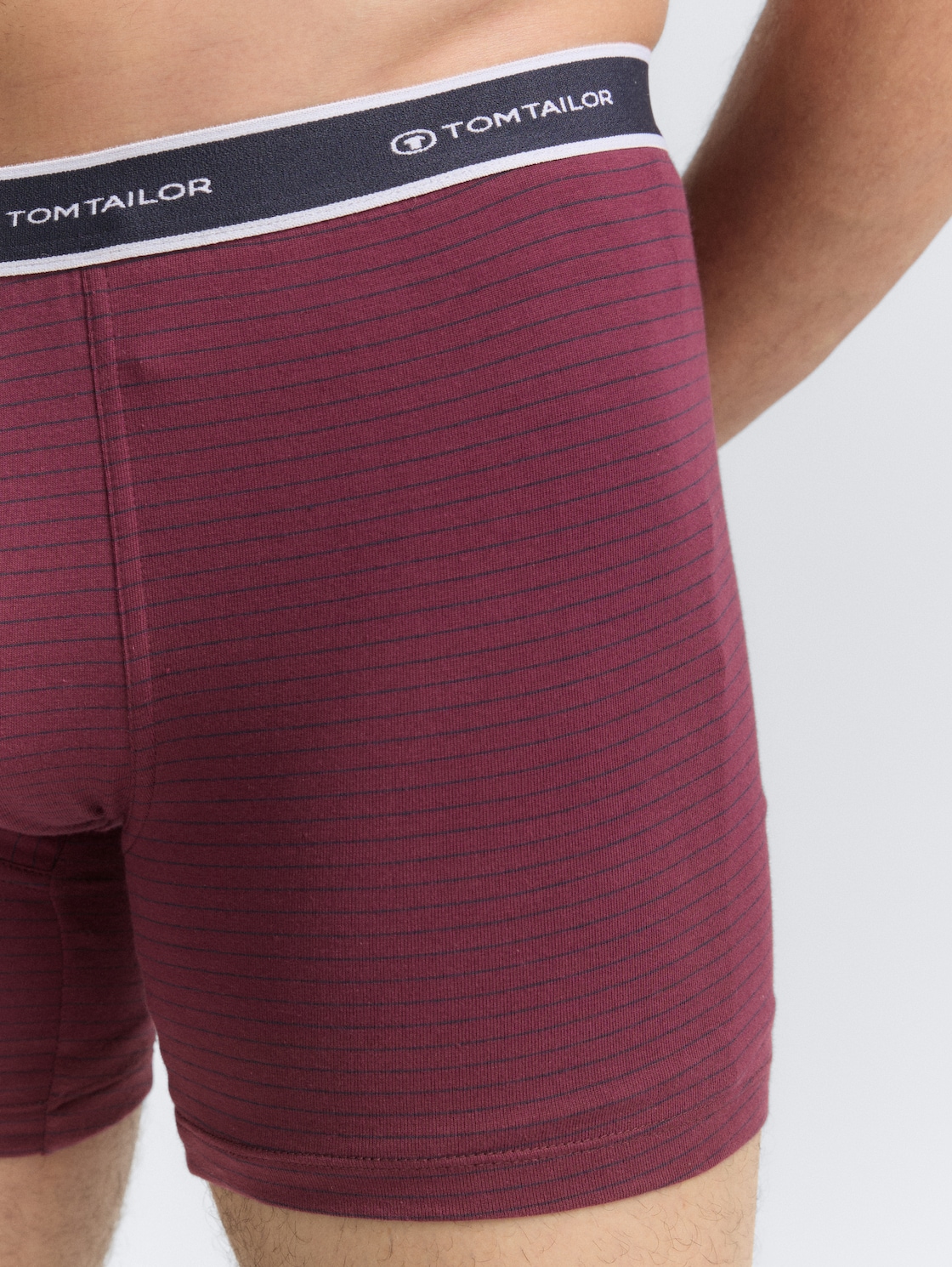 Kurze Boxershorts im 2er-Pack - red stripes - Detail-Model-Ansicht