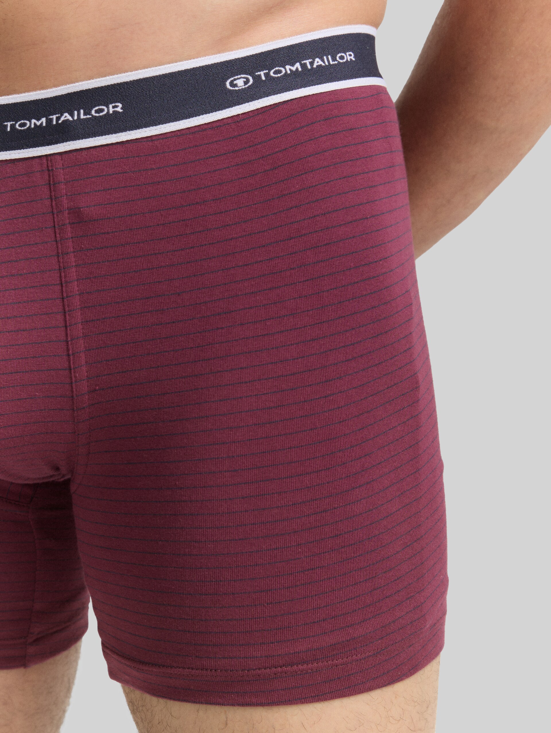Kurze Boxershorts im 2er-Pack - red stripes - Detail-Model-Ansicht