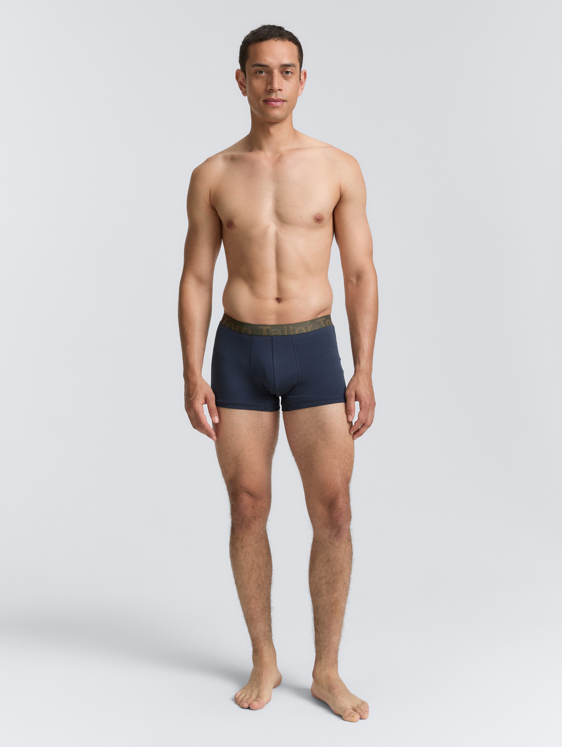 Kurze Boxershorts im 3er-Pack - green-medium-solid - Model-Vorderansicht