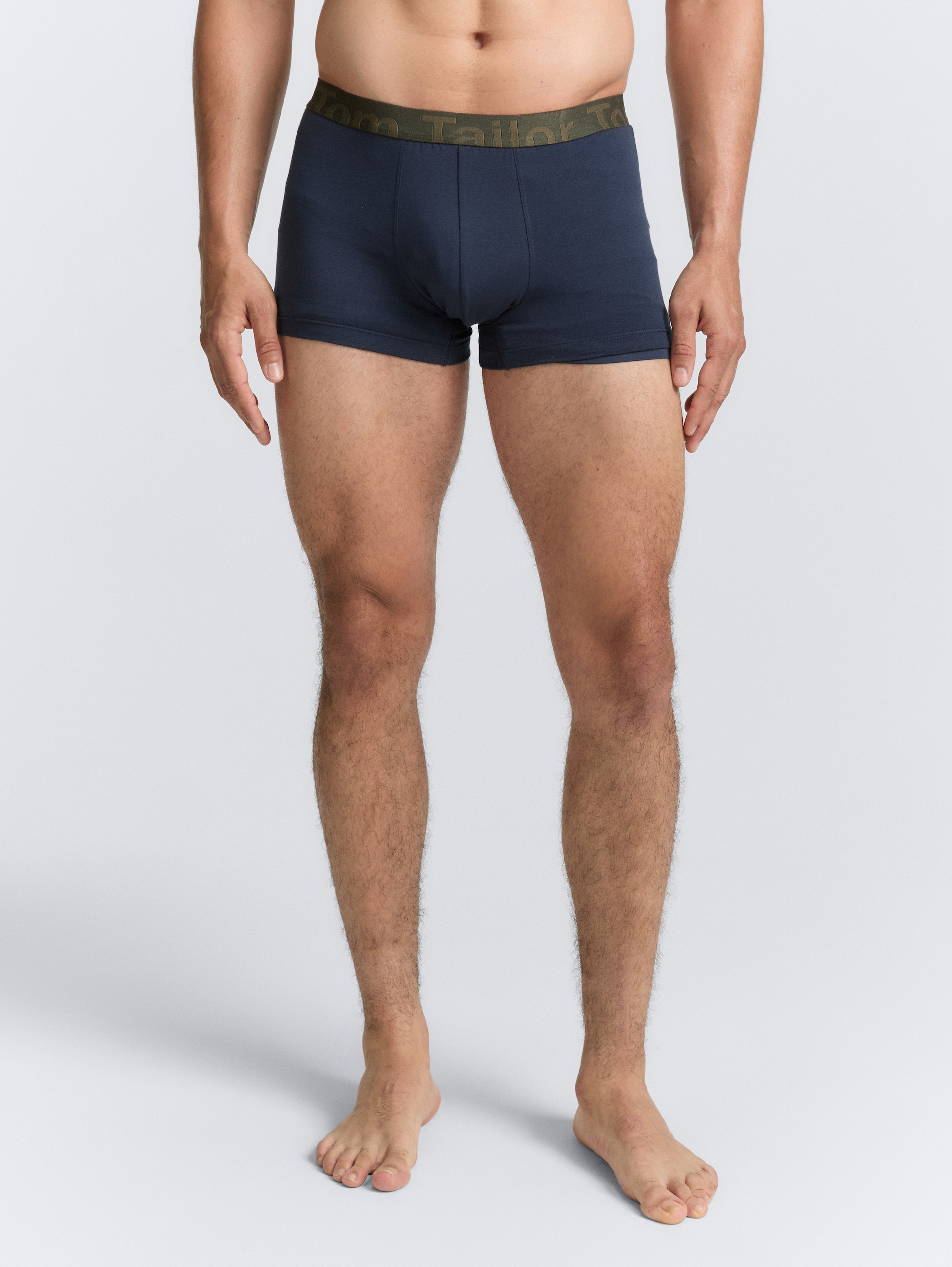 Boxers courts, lot de 3 - green-medium-solid - Découpe Vue de face du modèle