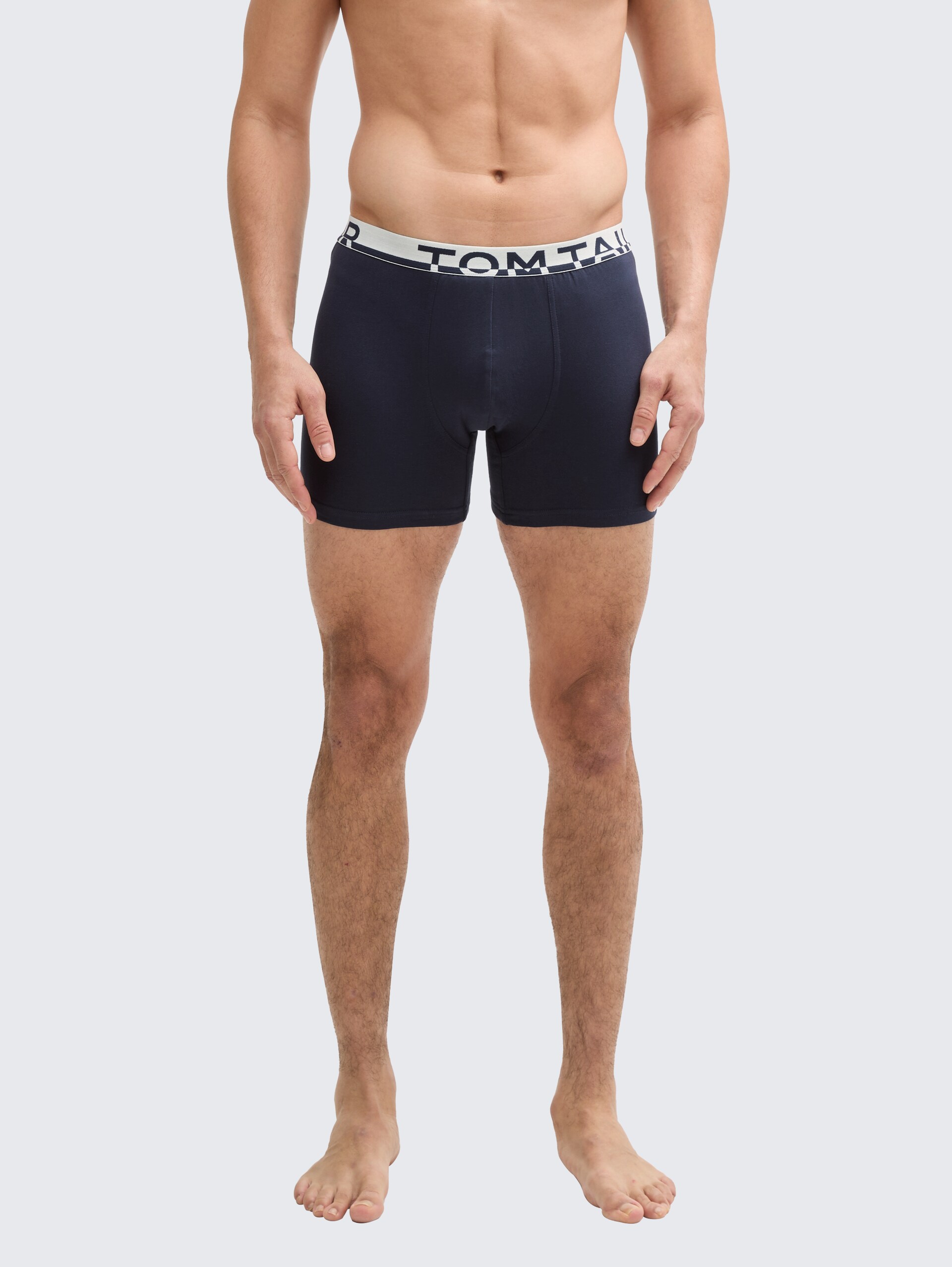 Mittellange Boxershorts im 4er-Pack - rot-dunkel-multicolor2 - Ausschnitt Model-Vorderansicht