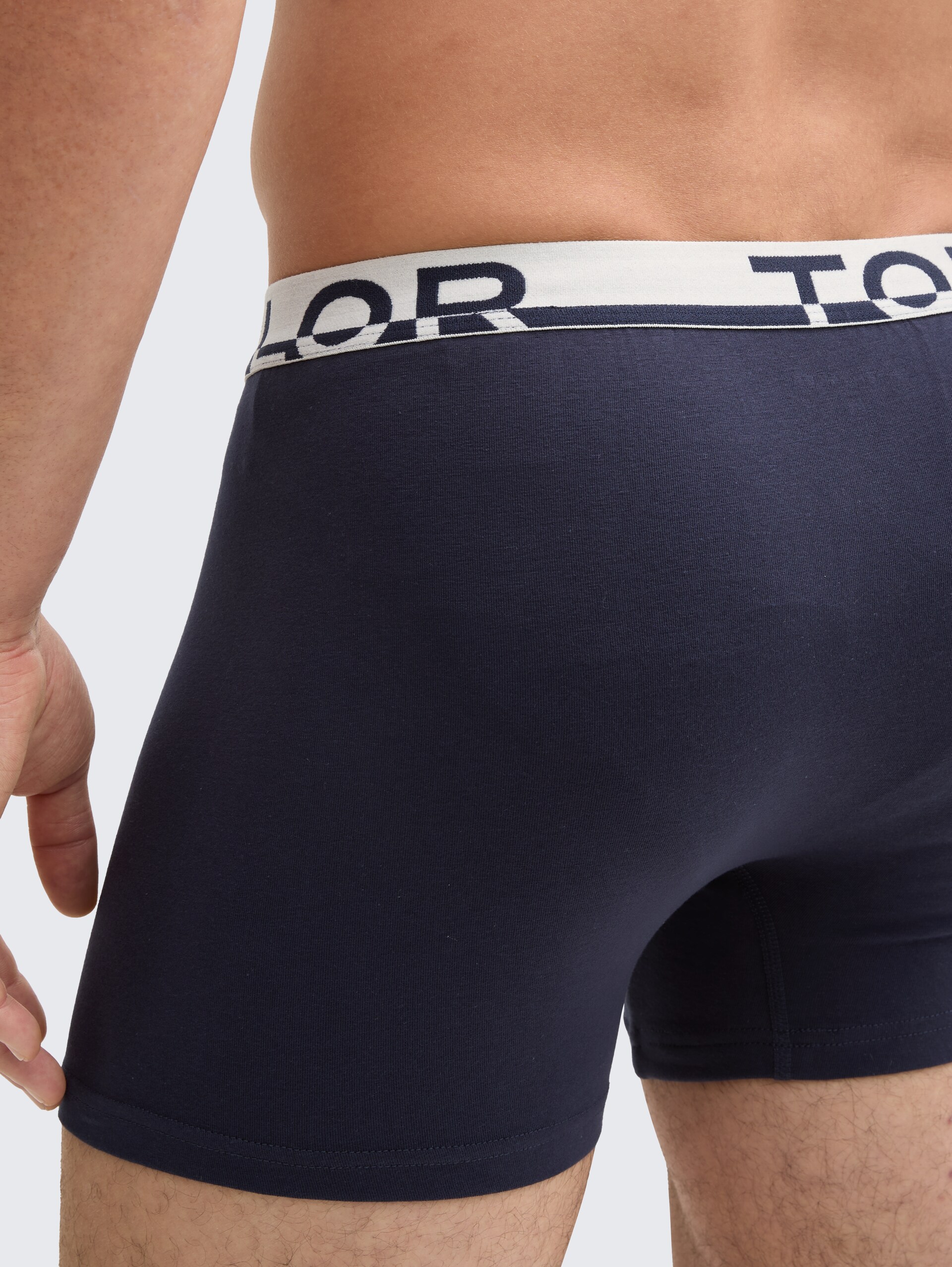 Mittellange Boxershorts im 4er-Pack - rot-dunkel-multicolor2 - Detail-Model-Ansicht