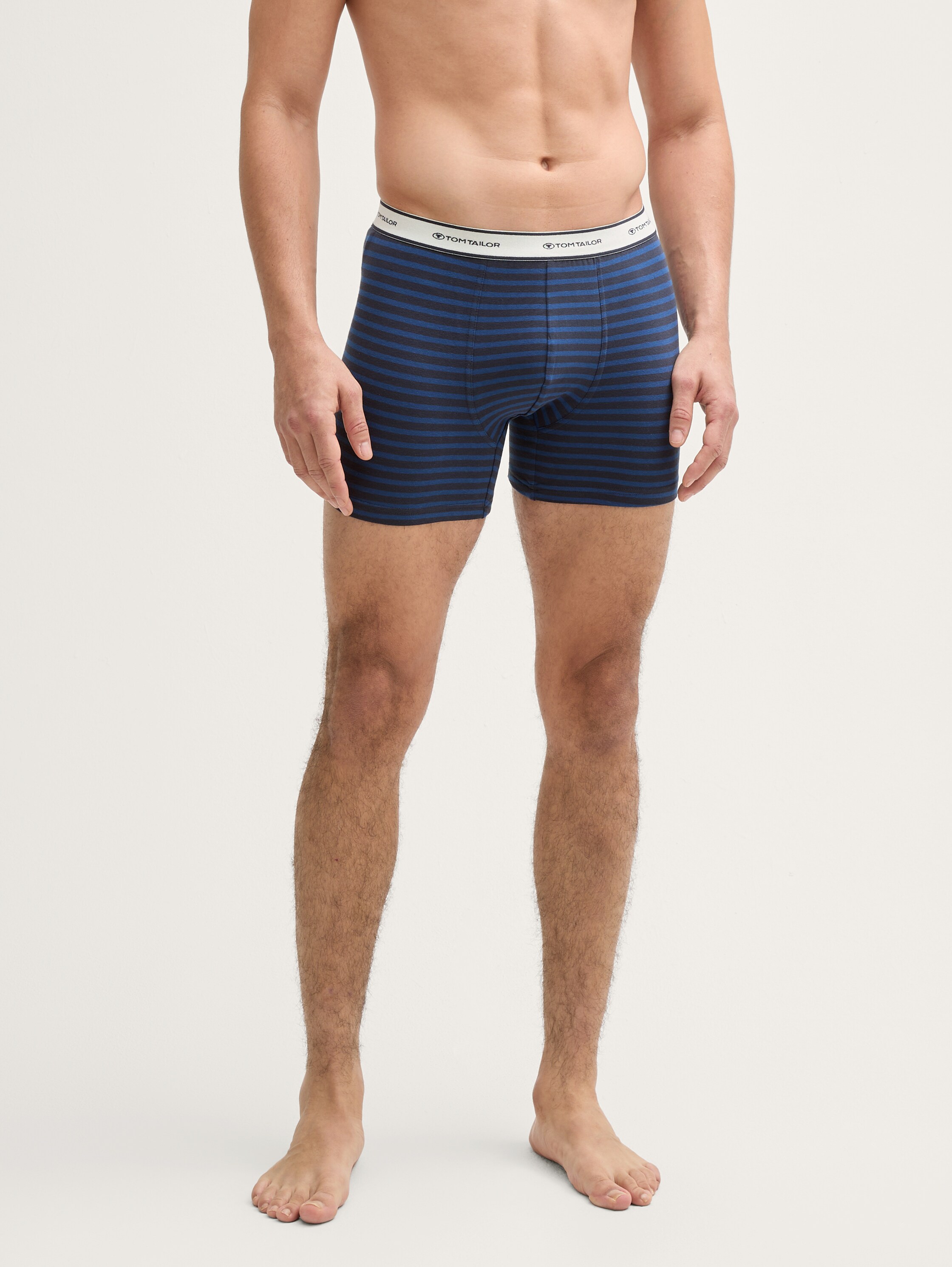 Mittellange Boxershorts im 4er-Pack - blue_stripe - Ausschnitt Model-Vorderansicht