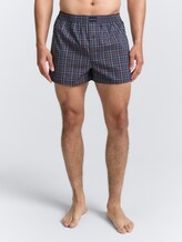 Kurze Boxershorts im 2er-Pack - braun-mittel-Karo - Ausschnitt Model-Vorderansicht
