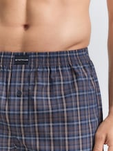 Kurze Boxershorts im 2er-Pack - braun-mittel-Karo - Detail-Model-Ansicht