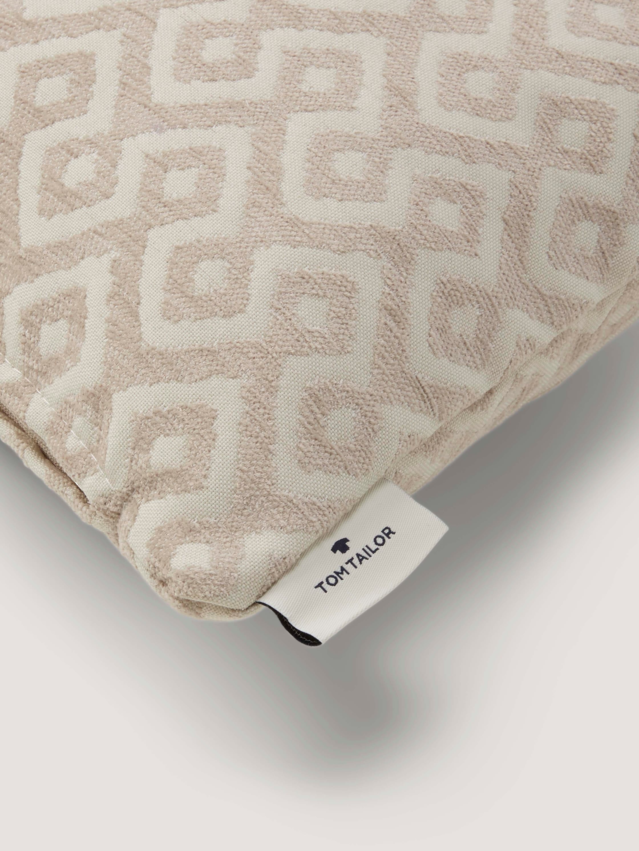 Patterned cushion cover - nature