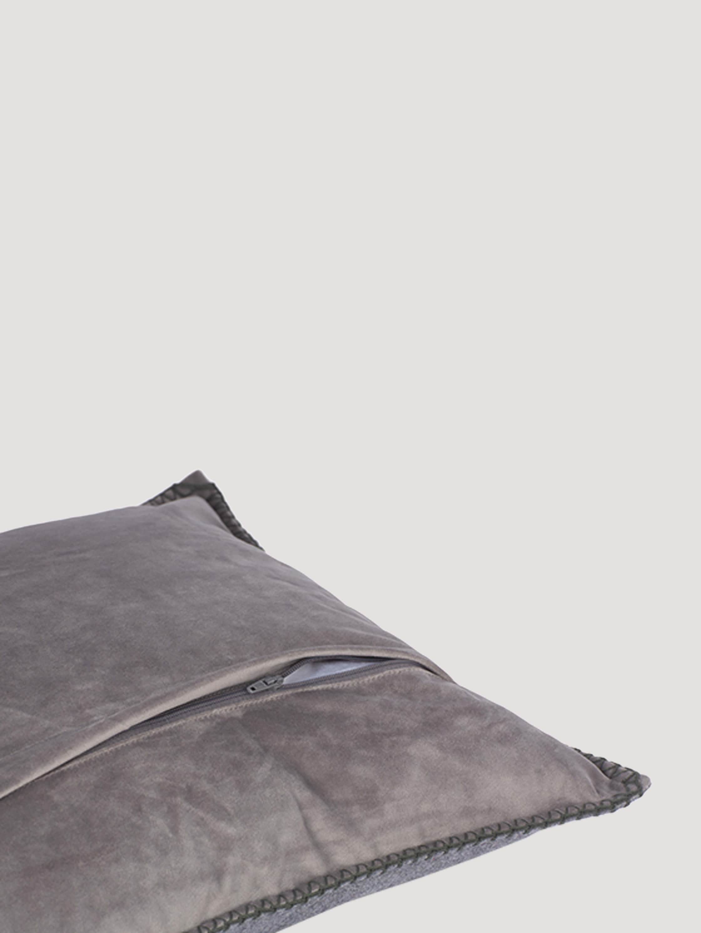 cushion cover in a felt look - grey