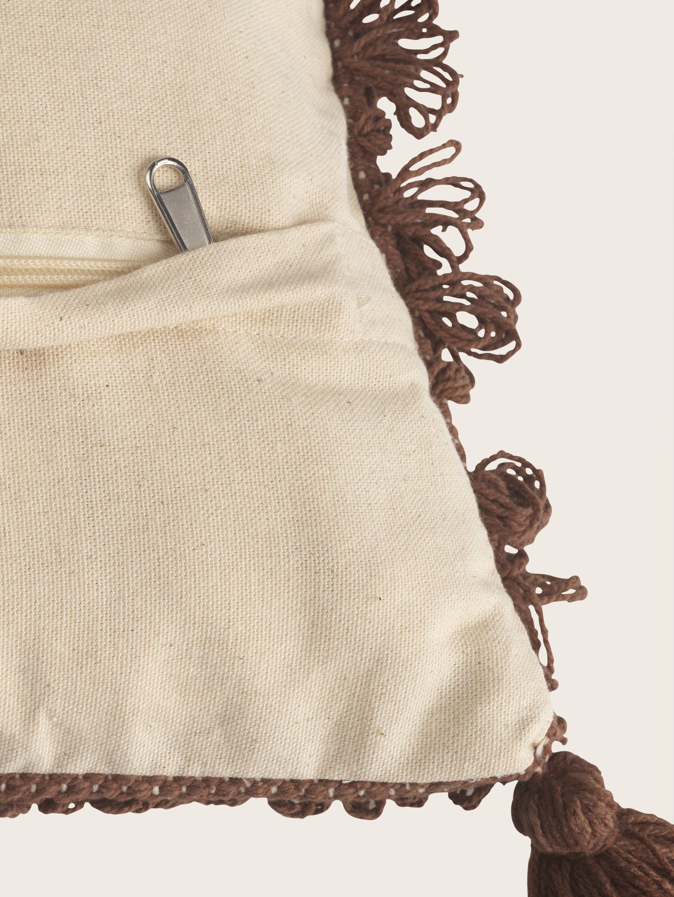 Kissenhülle im Boho-Style mit rustikalem Fransendesign - 5