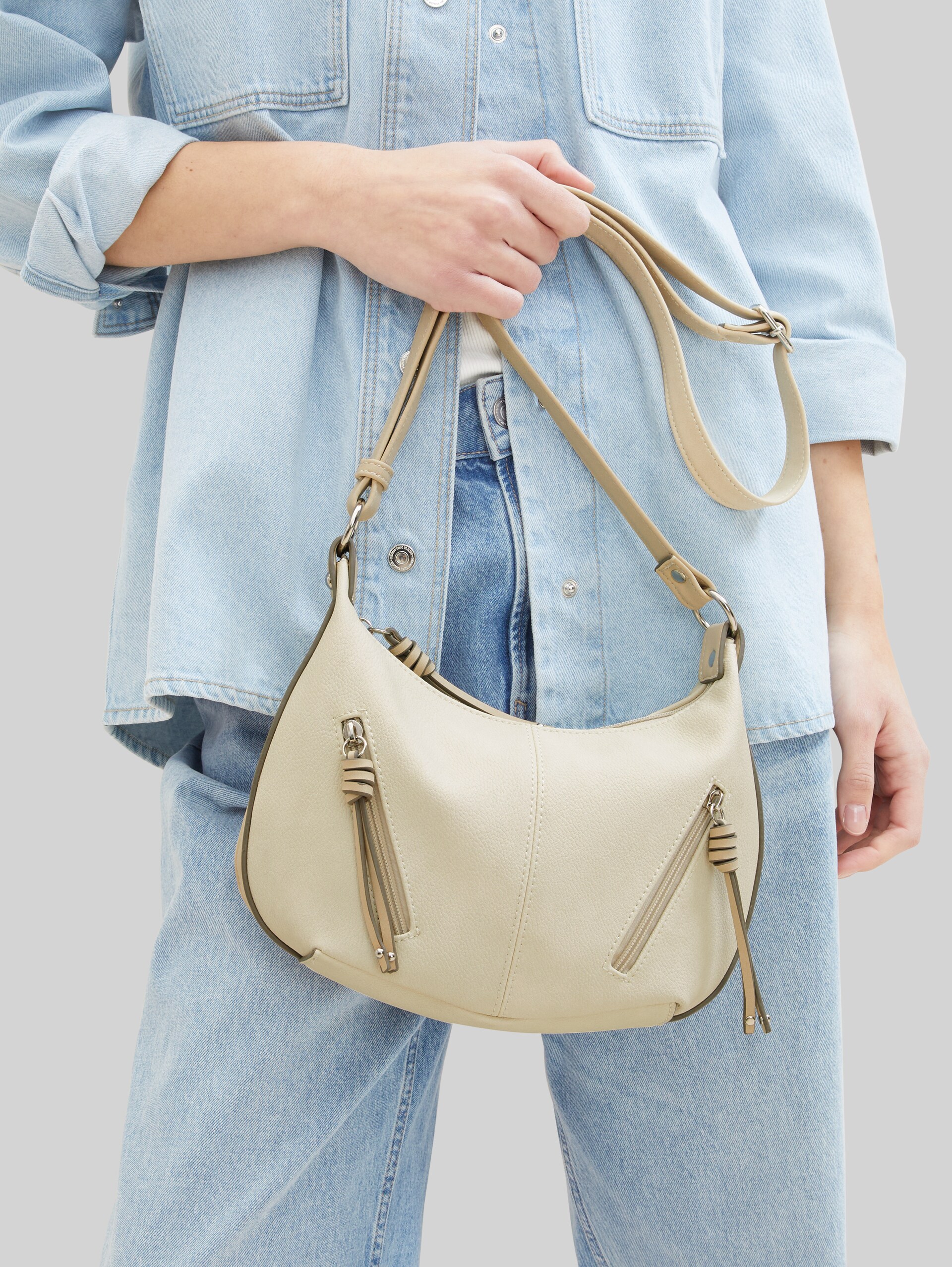 TTCAIA S shoulder bag with zip details - off white / off white - side model view