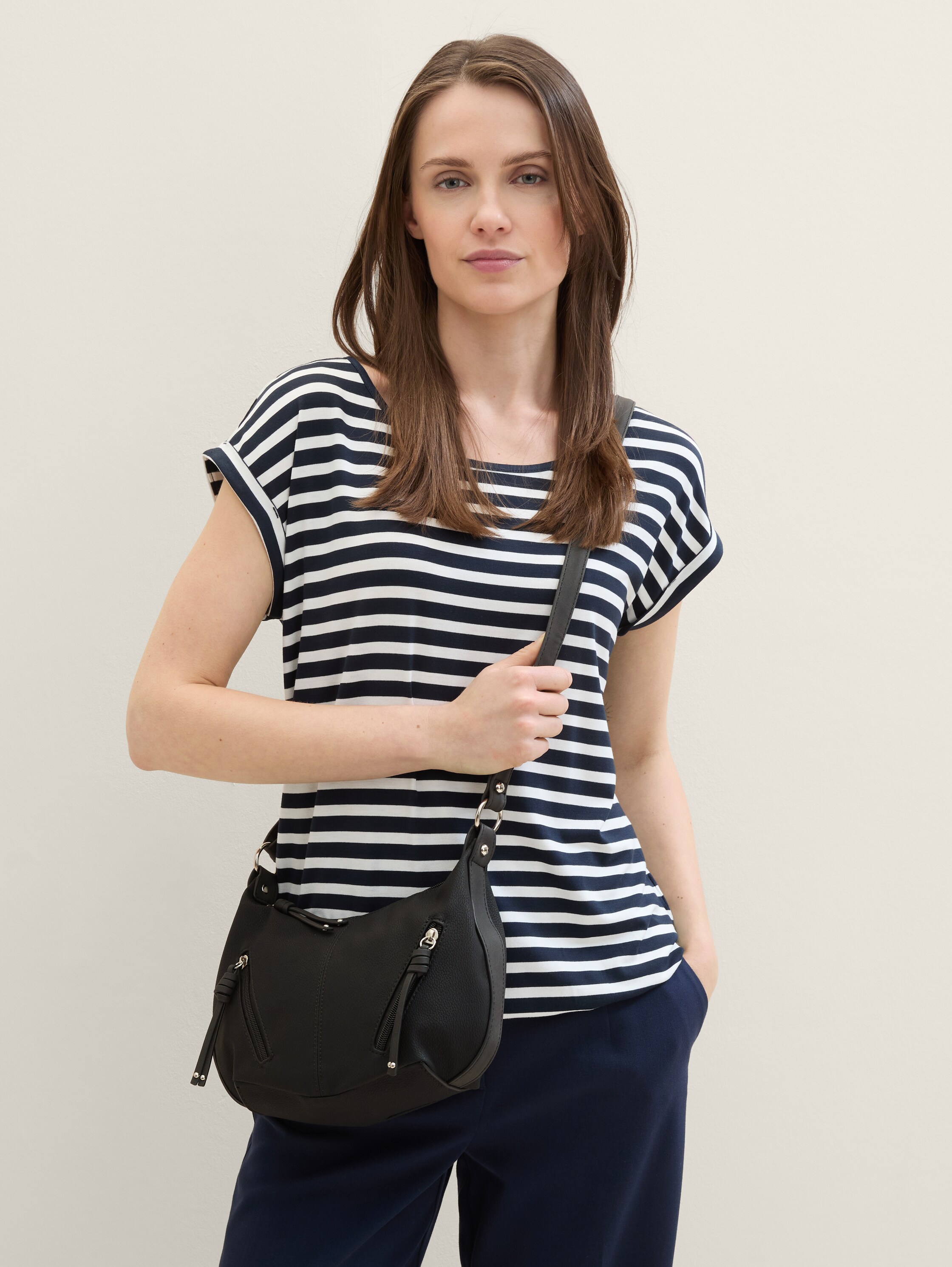 TTCAIA S Umhängetasche mit Reißverschluss-Details - schwarz_black - 