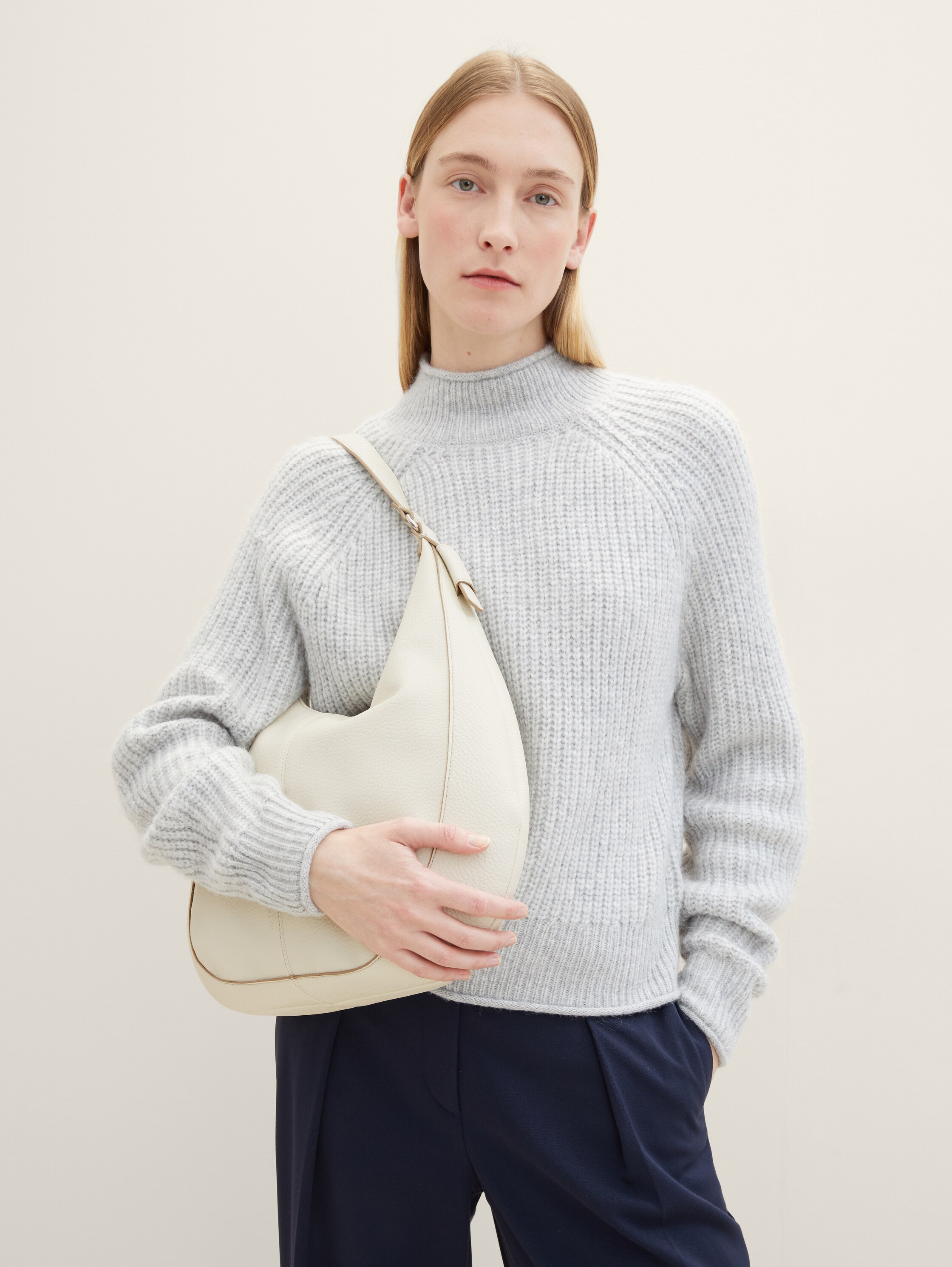TTLUISE Beuteltasche mit Ziernähten - 1