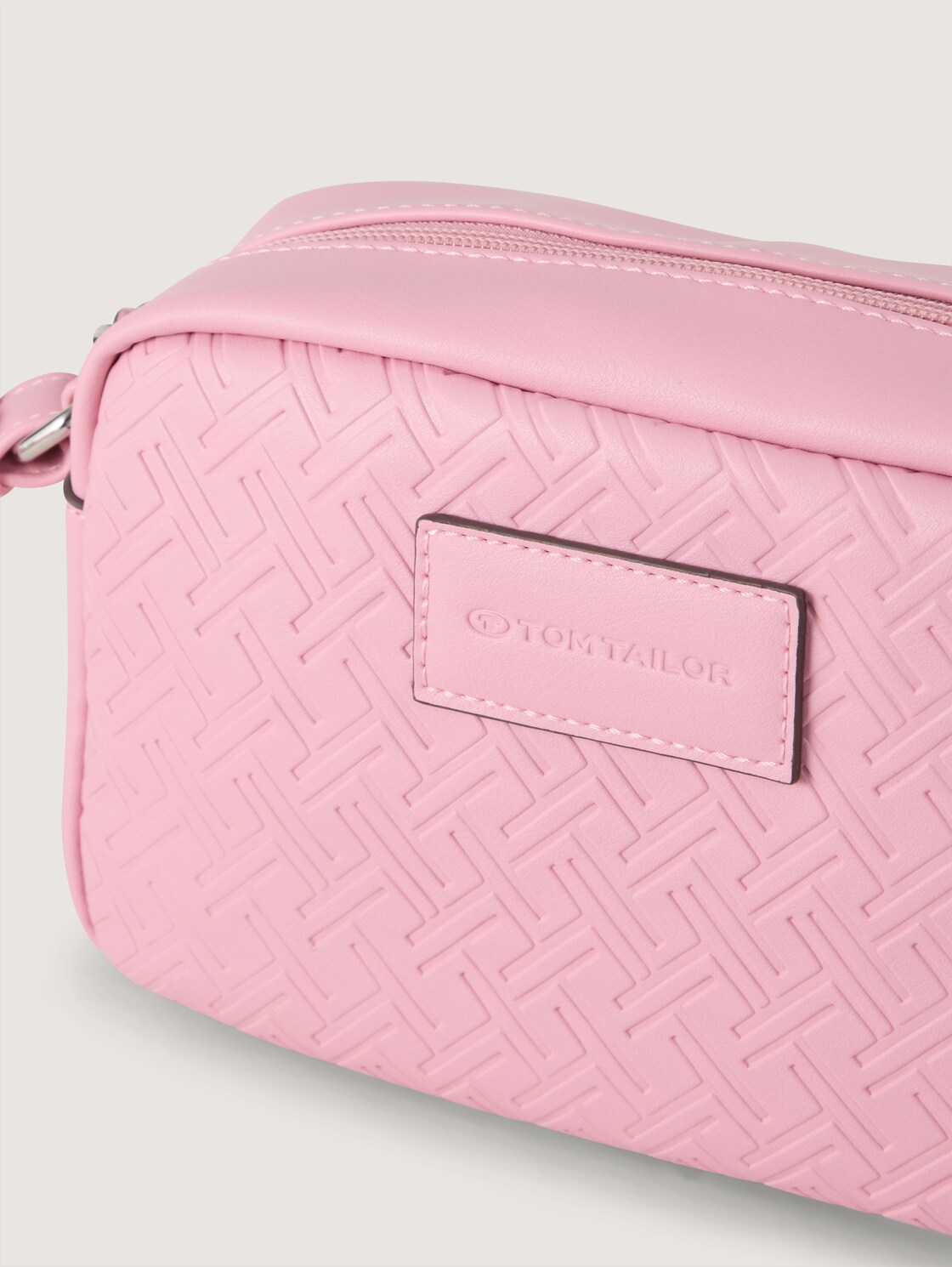 TTMIRENDA Umhängetasche mit Logo-Prägung - rose - seitliche Produkt-Ansicht 