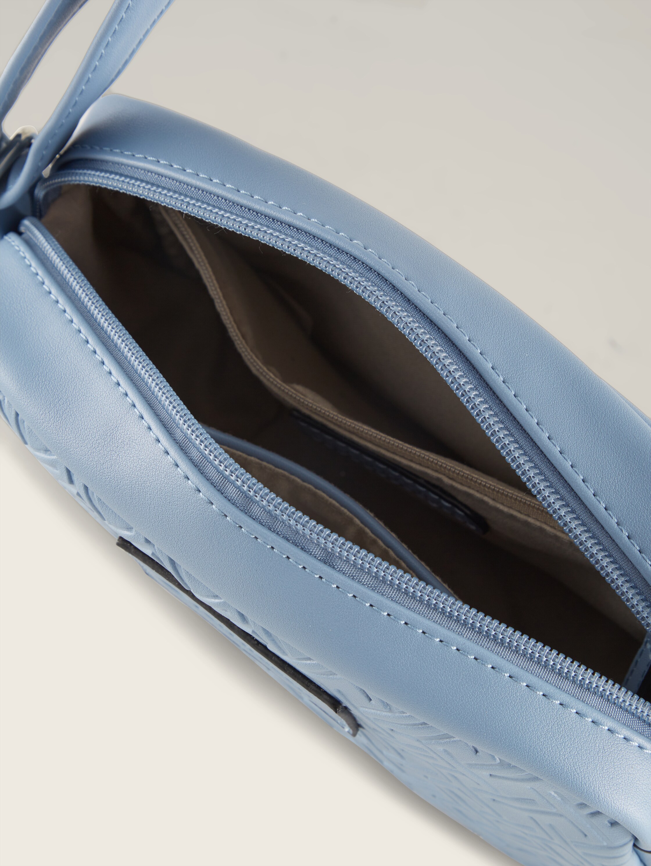 TTMIRENDA schoudertas met reliëflogo - hellblau_light_blue - 