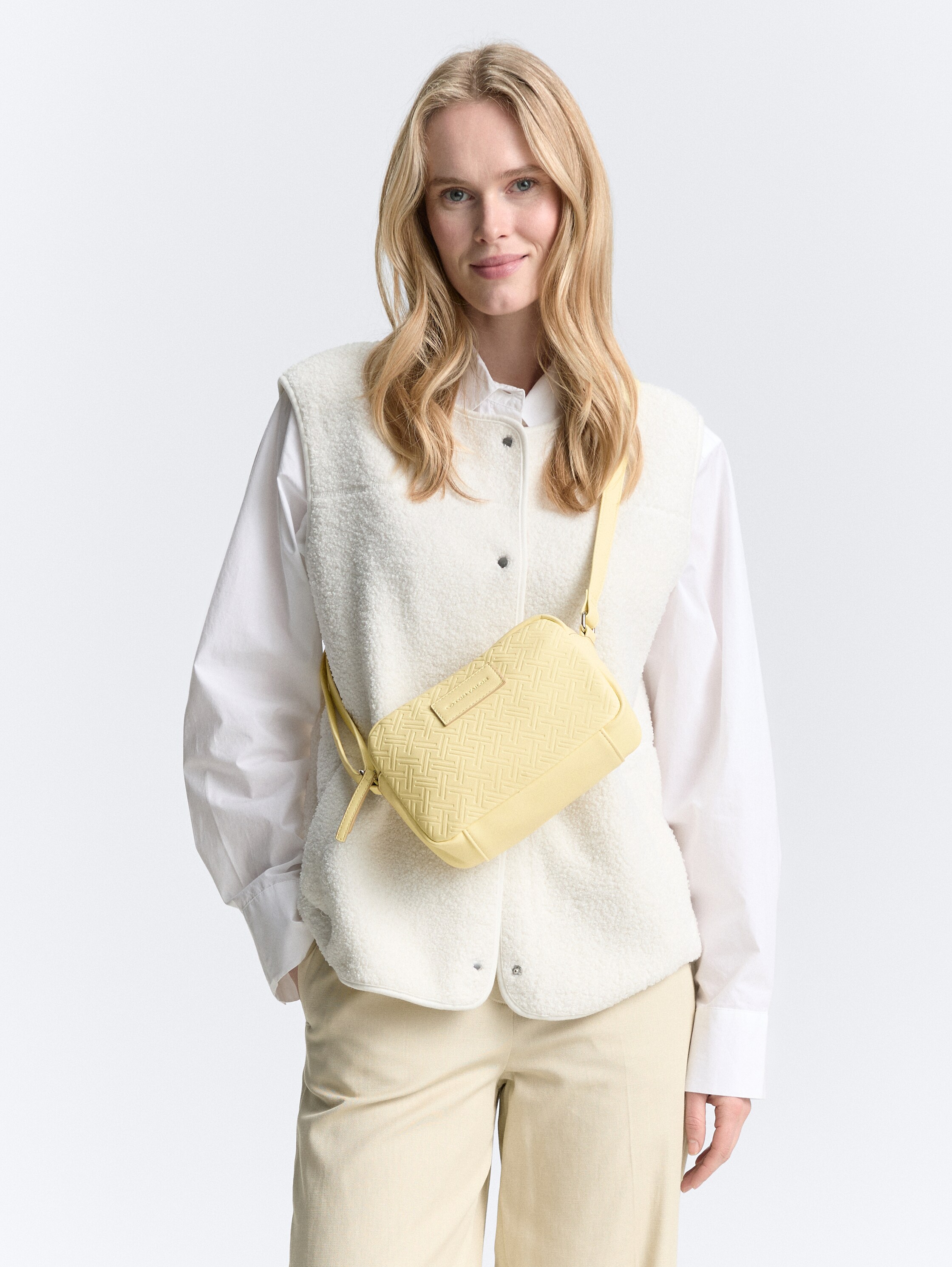 TTMIRENDA schoudertas met reliëflogo - gelb_yellow - 