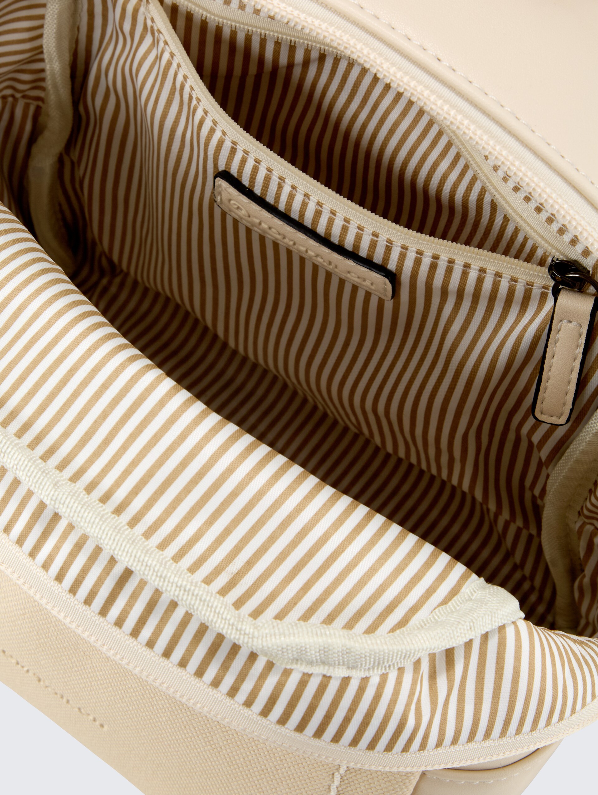 TTTAMARA S Rucksack in Canvas-Optik - beige - seitliche Produkt-Ansicht 