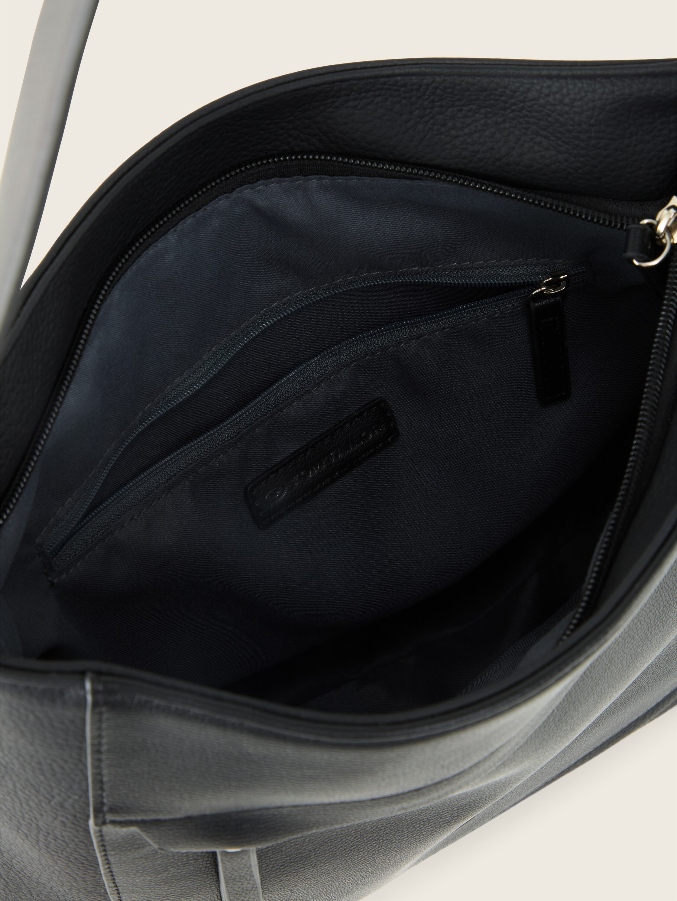 TTLAREA M Schultertasche aus Lederimitat - schwarz_black - 